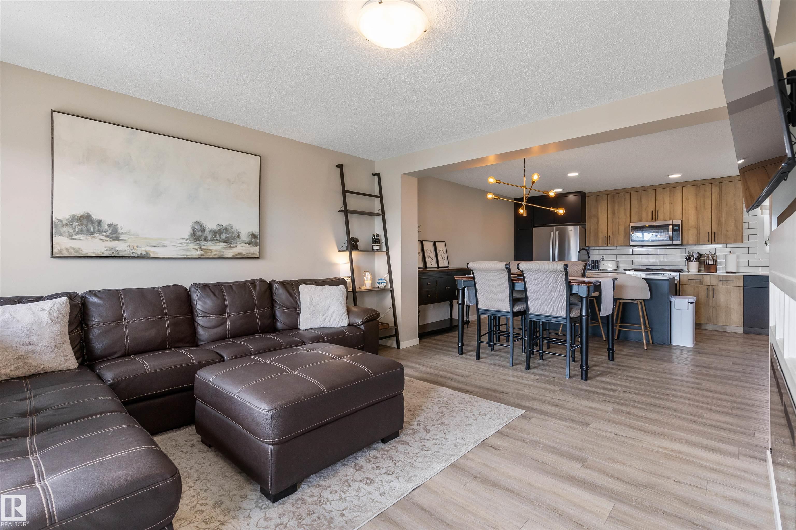 https://zimg.paragon.ice.com/ParagonImages/Property/PM/RAE/225401630/8/0/0/8c53588b5ec0f3d3d9b679ed947a653e/1/cb34ec66ebedf58cf8a4a491d4b3c9ad/225401630-b1641a94-787b-4b46-82b7-24030f6115d6.JPG