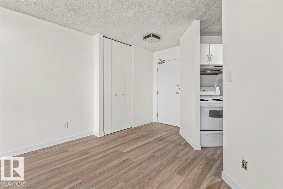 Photo 21 at 1004 - 10045 117 Street NW, Wîhkwêntôwin, Edmonton