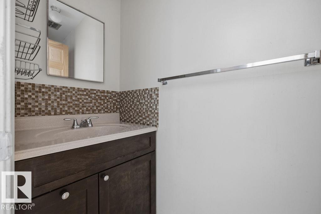 Photo 12 at 17429 77 Avenue NW, Callingwood North, Edmonton