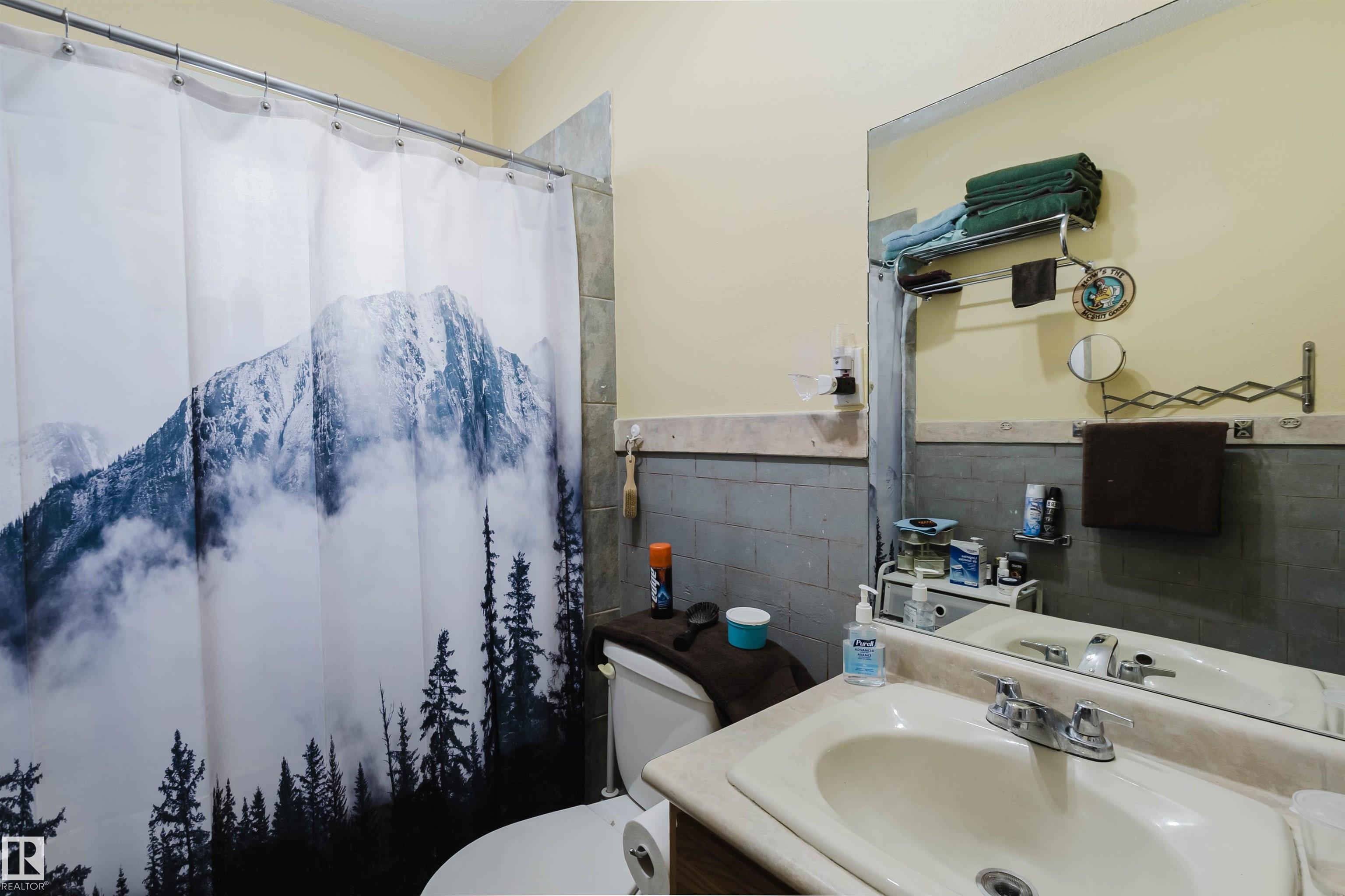 Photo 13 at 10834 75 Avenue NW, Queen Alexandra, Edmonton