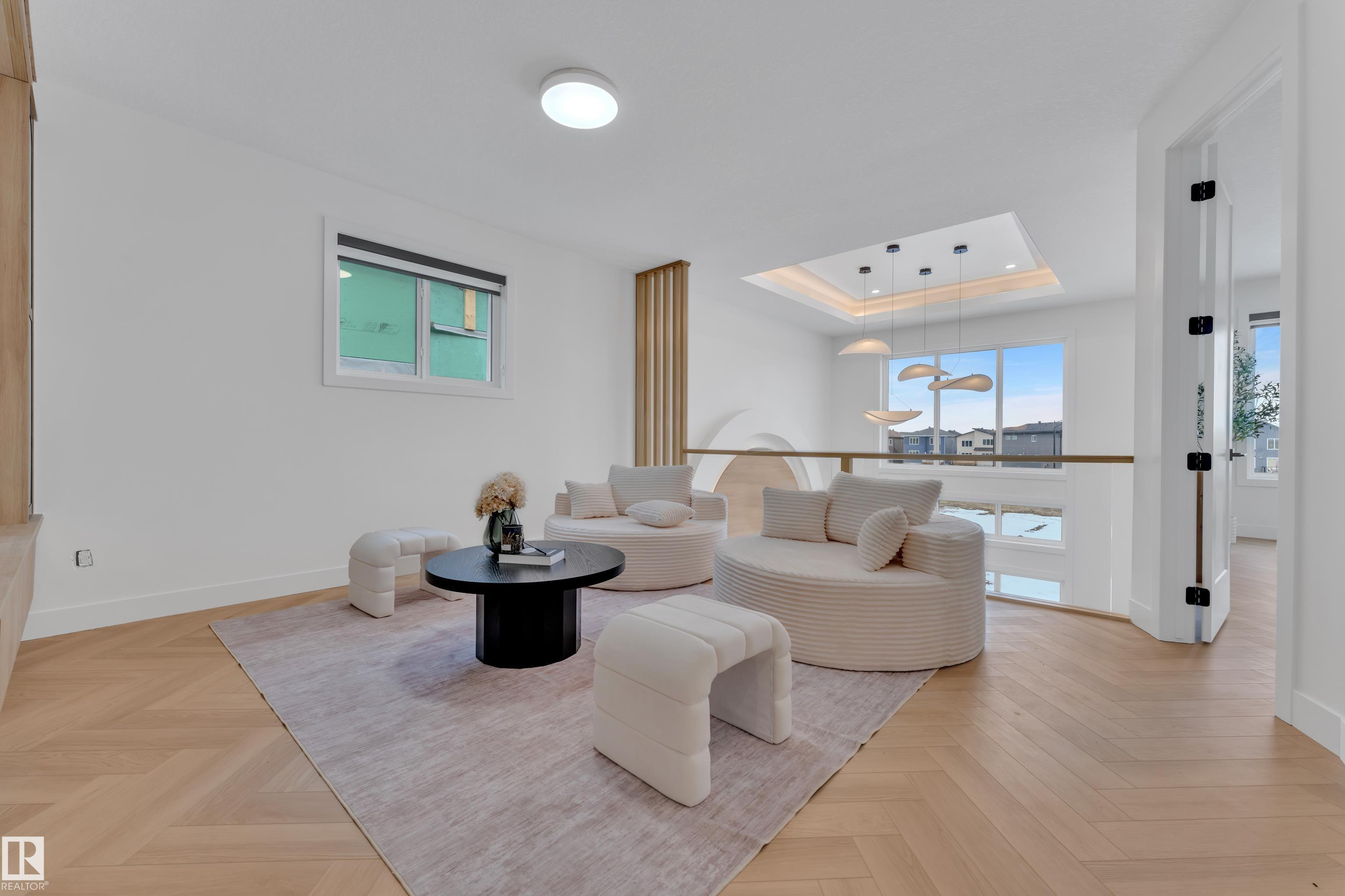 https://zimg.paragon.ice.com/ParagonImages/Property/PM/RAE/225401637/36/0/0/3273848c3ae7adc08f0a1754f9c87f74/1/d36a2022f5cfcc5d3770694682f527a4/225401637-865638f5-e7b3-41e7-b78e-1ca56d06ae43.JPG