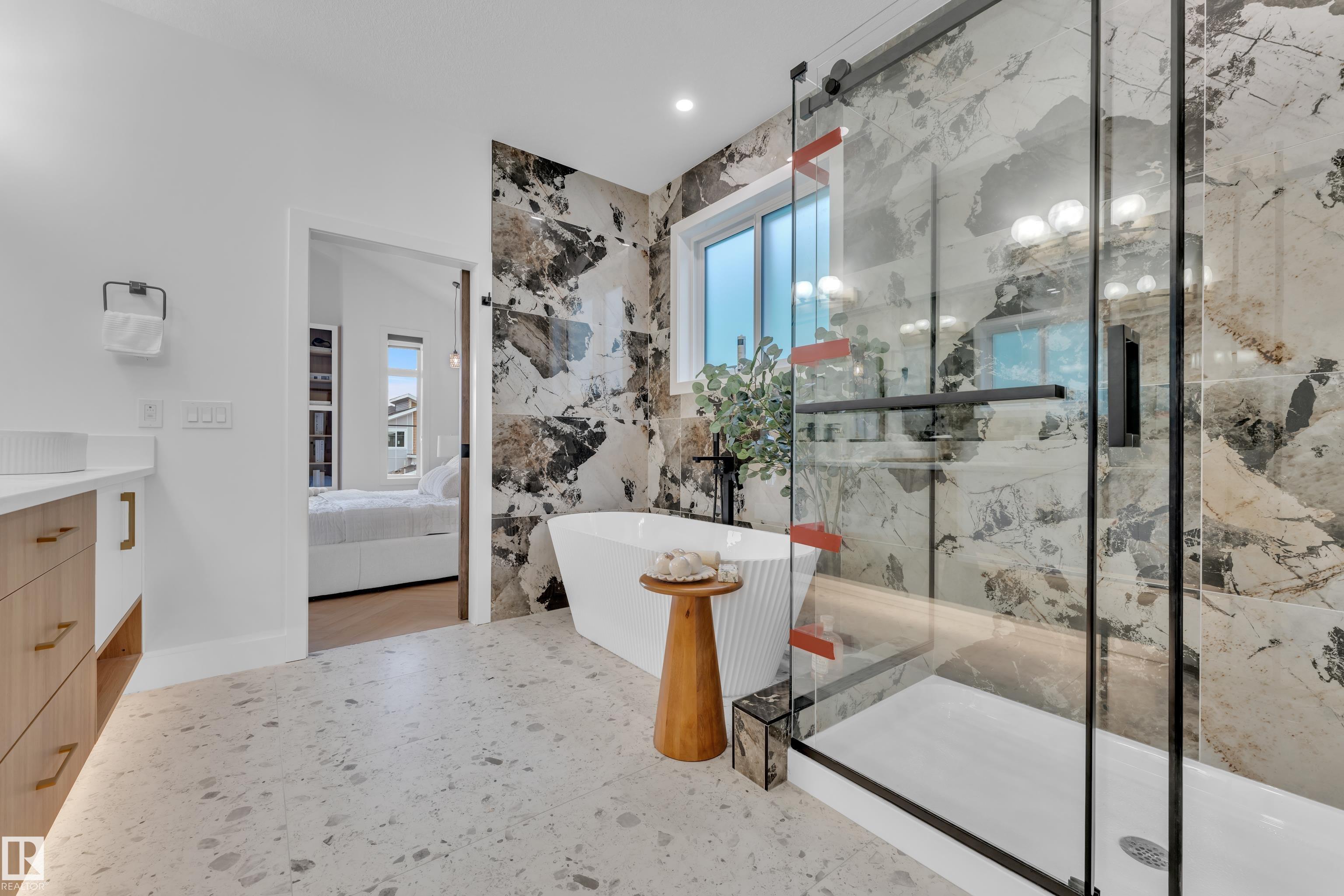 https://zimg.paragon.ice.com/ParagonImages/Property/PM/RAE/225401637/43/0/0/4523eba920fa0fe57da6fefb0d7fdb4e/1/d36a2022f5cfcc5d3770694682f527a4/225401637-caf11b86-b1d8-414c-9835-f63ca7dc5d1a.JPG