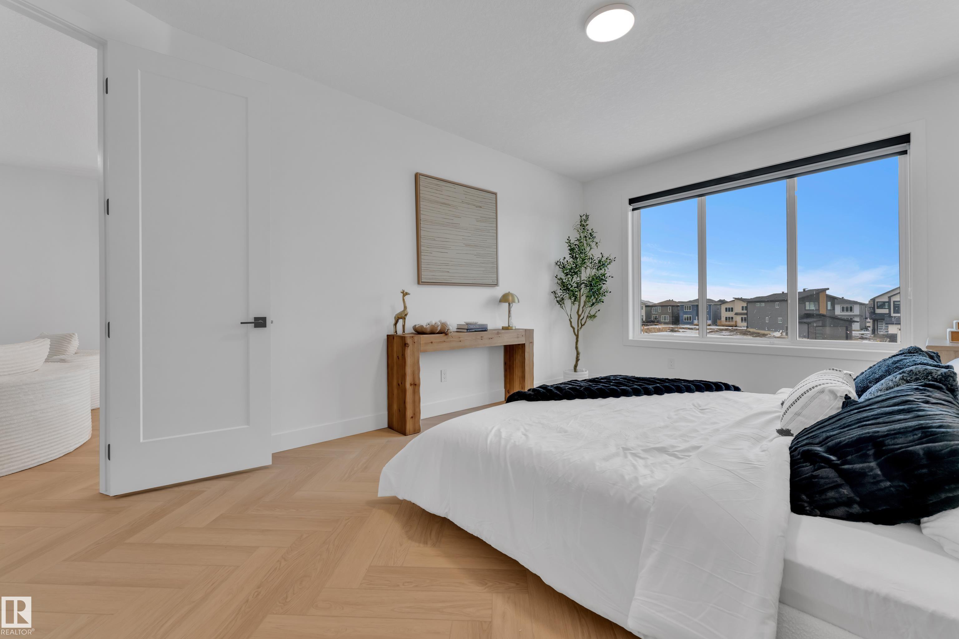 https://zimg.paragon.ice.com/ParagonImages/Property/PM/RAE/225401637/47/0/0/1bd39abf1a59c66cf5ef69c3cebcfc3e/1/d36a2022f5cfcc5d3770694682f527a4/225401637-64981231-f664-4827-92f5-8c0b6661a478.JPG