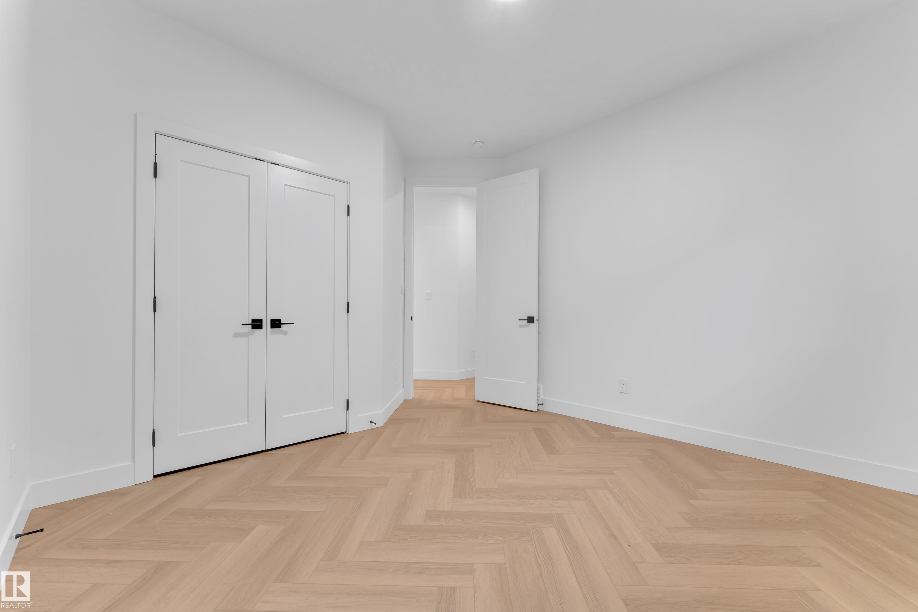 https://zimg.paragon.ice.com/ParagonImages/Property/PM/RAE/225401637/49/0/0/683f39b26efe6c8d357117bb77b177db/1/d36a2022f5cfcc5d3770694682f527a4/225401637-6ce25eca-1751-4312-a516-e71dd903333b.JPG