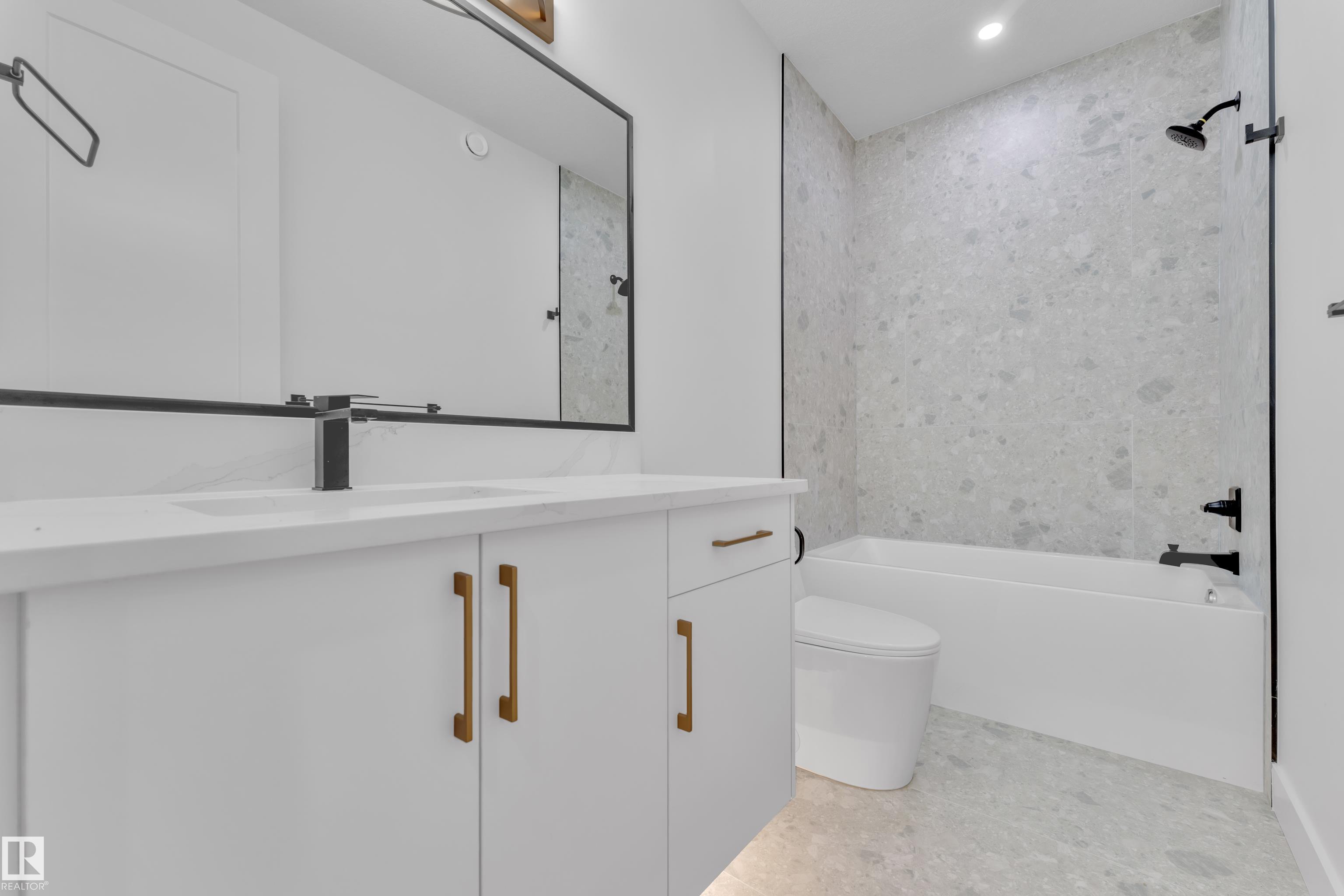 https://zimg.paragon.ice.com/ParagonImages/Property/PM/RAE/225401637/50/0/0/4d7a2c10e2c4be3a4568a7bb8fd843a4/1/d36a2022f5cfcc5d3770694682f527a4/225401637-57d18f0b-57ee-4061-af4a-27e5d3f0819d.JPG