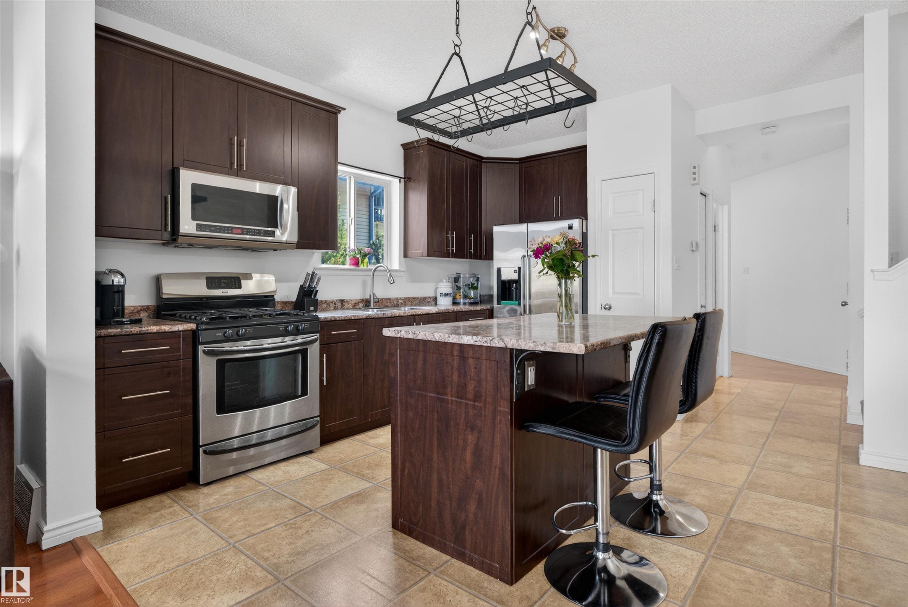 9014 166 Avenue NW, Eaux Claires, Edmonton