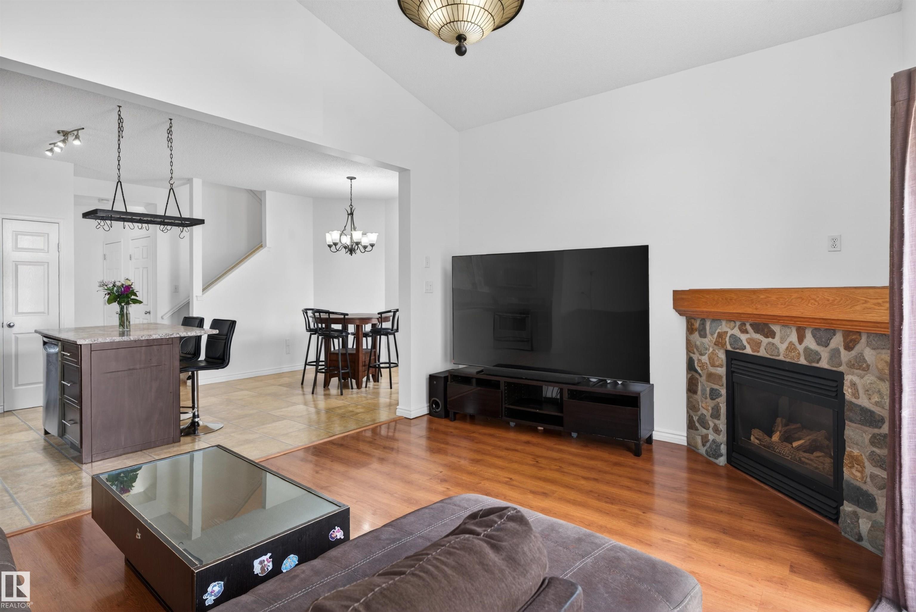 https://zimg.paragon.ice.com/ParagonImages/Property/PM/RAE/225401643/14/0/0/a5c2861d1b2555ff8cb4d6683398f42a/1/ac558beef5ce952e8aa862f3529cc67c/225401643-e6dcffdd-4bf6-4d65-bc1a-1e9c73115633.JPG