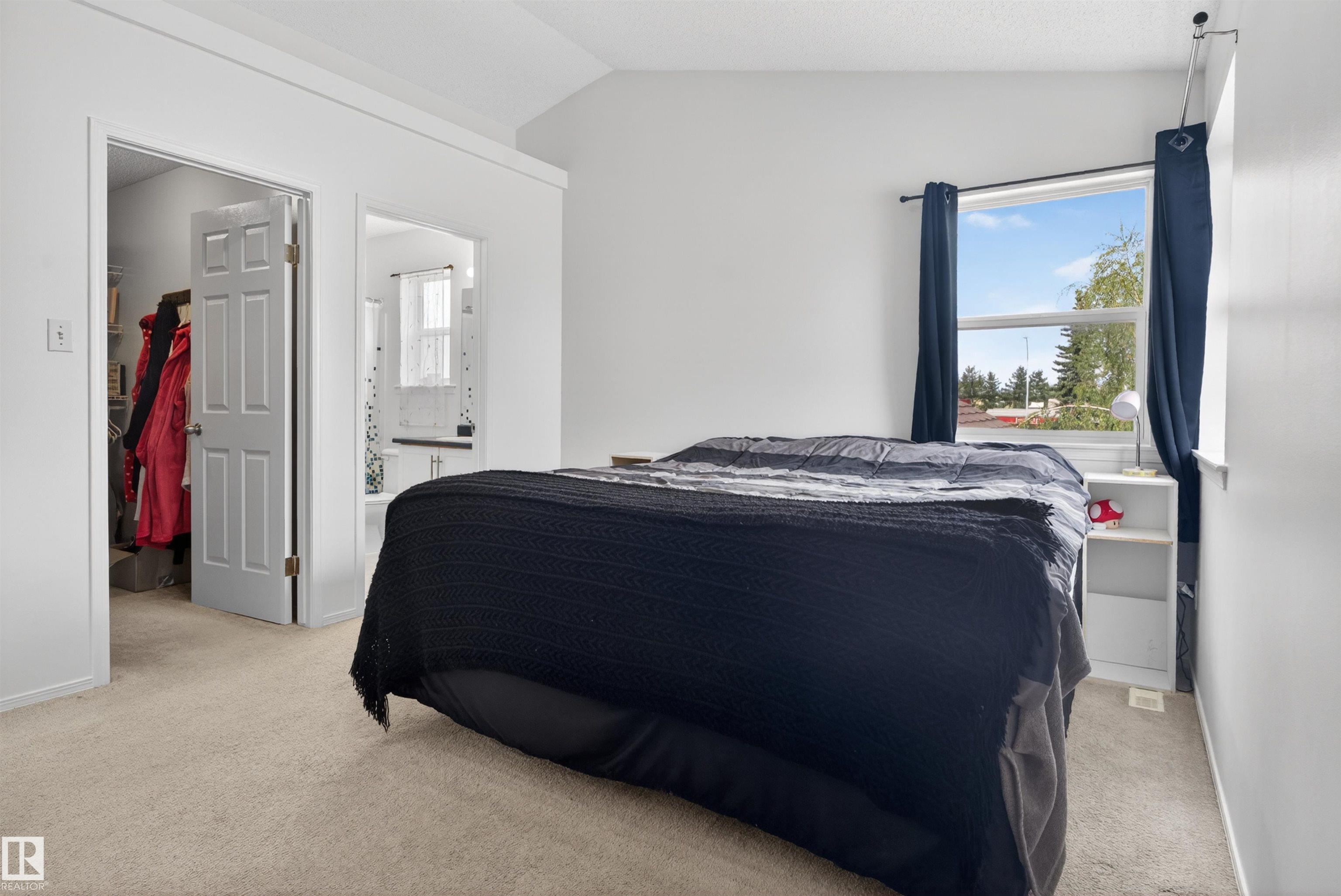 https://zimg.paragon.ice.com/ParagonImages/Property/PM/RAE/225401643/18/0/0/a86e7e75afd8bceb1d0d7466872f323e/1/ac558beef5ce952e8aa862f3529cc67c/225401643-efe415fd-1d76-4bc4-a8c0-10ffe542076b.JPG