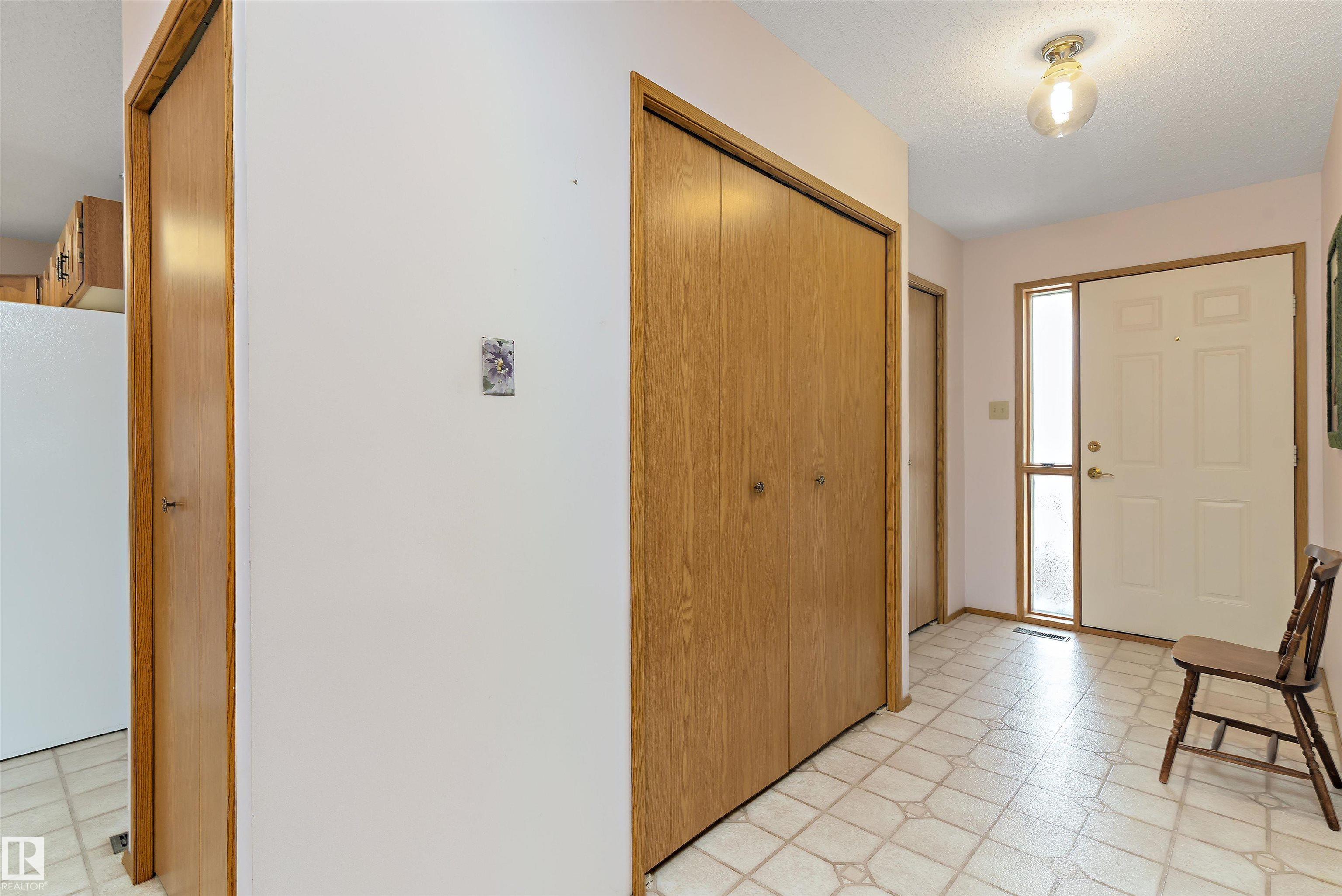 17404 Callingwood Road NW, Callingwood South, Edmonton