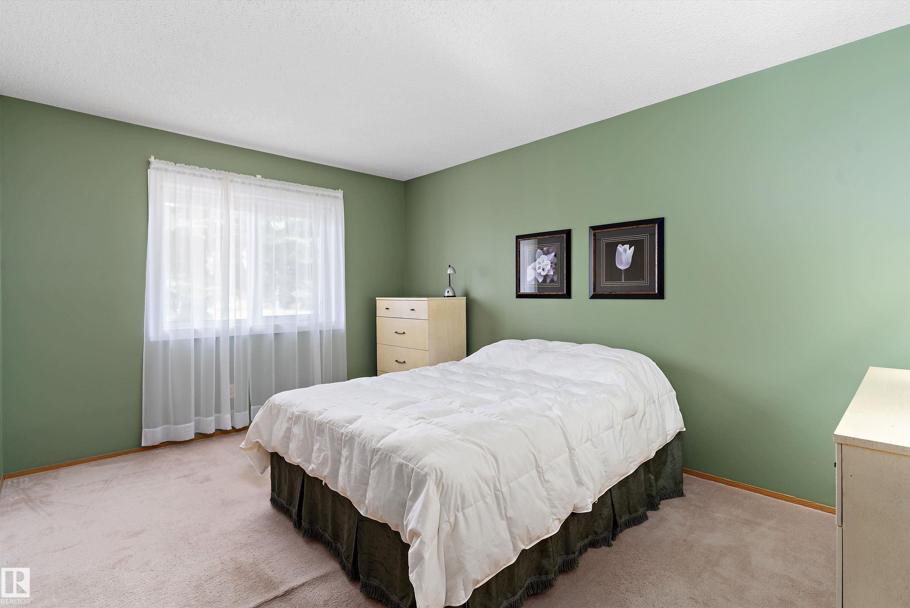 Photo 14 at 17404 Callingwood Road NW, Callingwood South, Edmonton