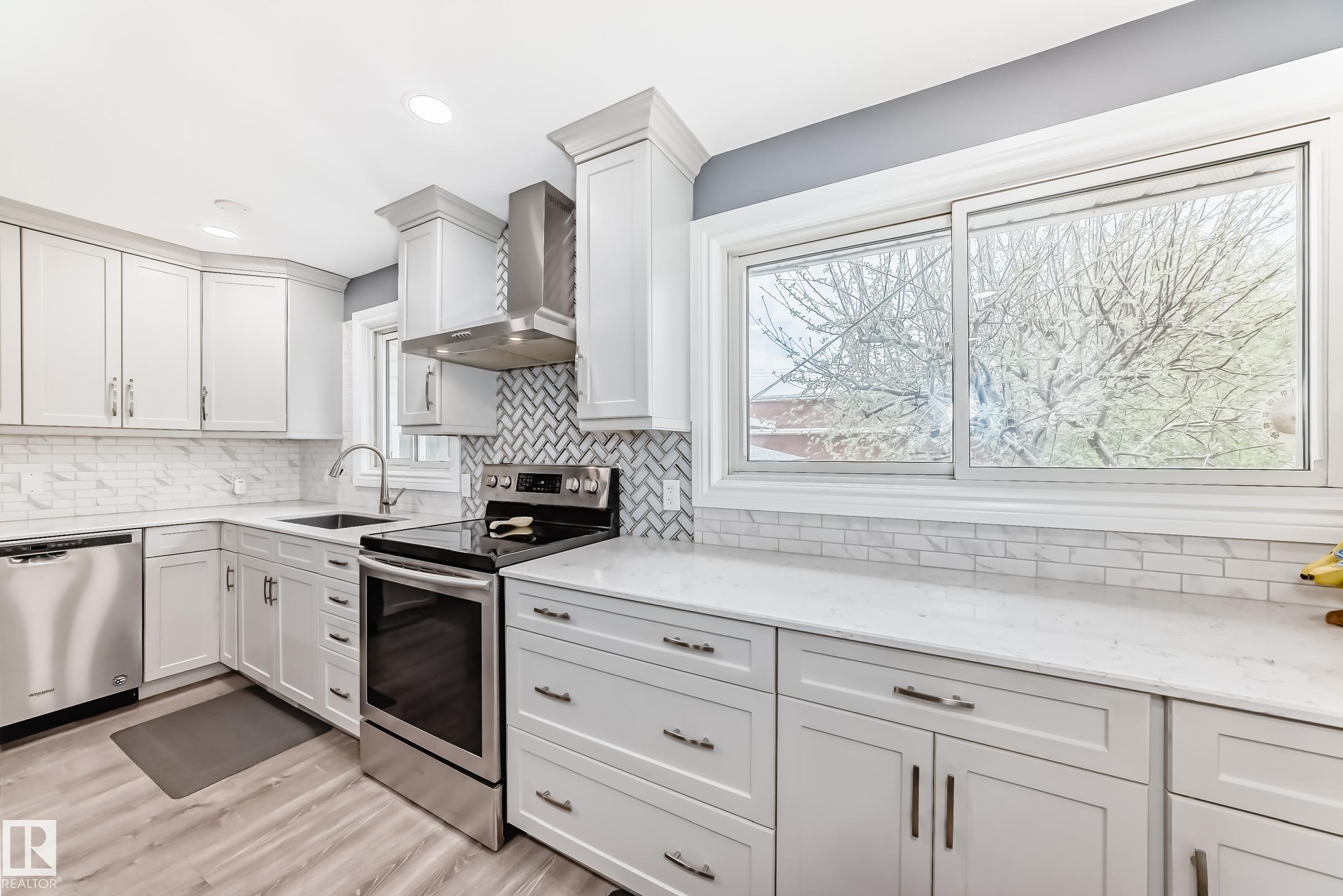 Photo 13 at 4006 115 Avenue NW, Beverly Heights, Edmonton
