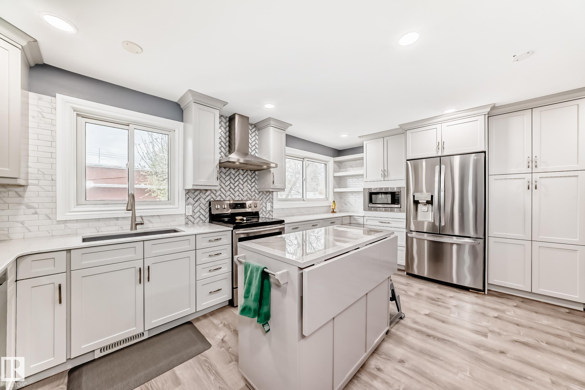Photo 9 at 4006 115 Avenue NW, Beverly Heights, Edmonton