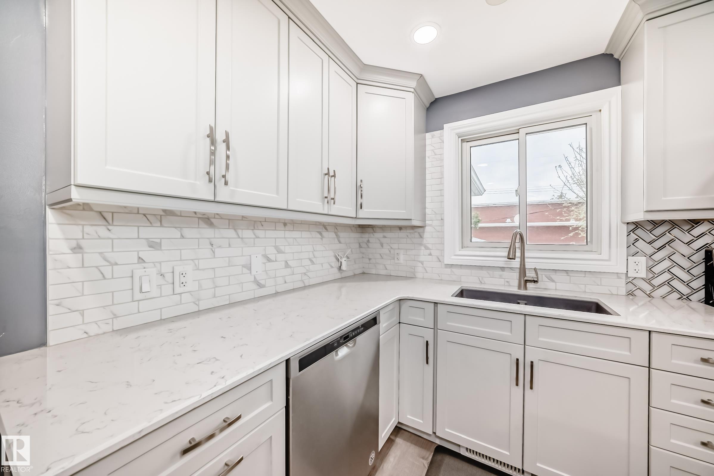 Photo 10 at 4006 115 Avenue NW, Beverly Heights, Edmonton