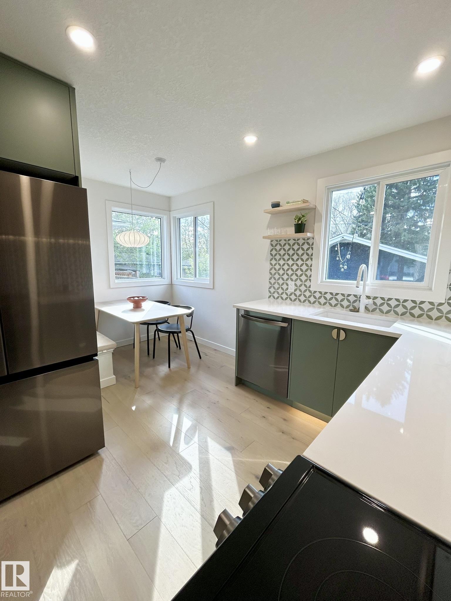 Photo 14 at 8516 64 Avenue NW, Argyll, Edmonton