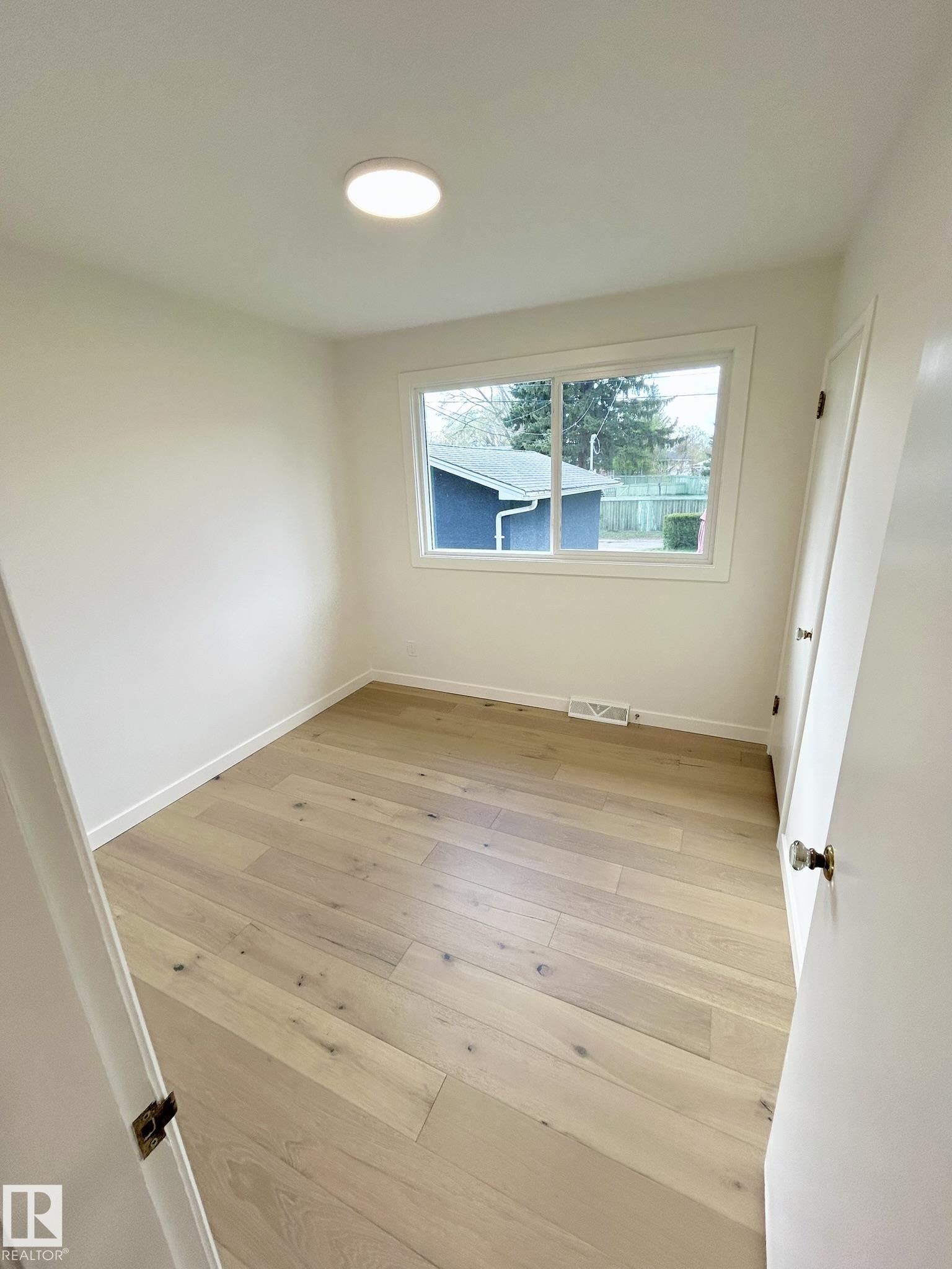 Photo 19 at 8516 64 Avenue NW, Argyll, Edmonton