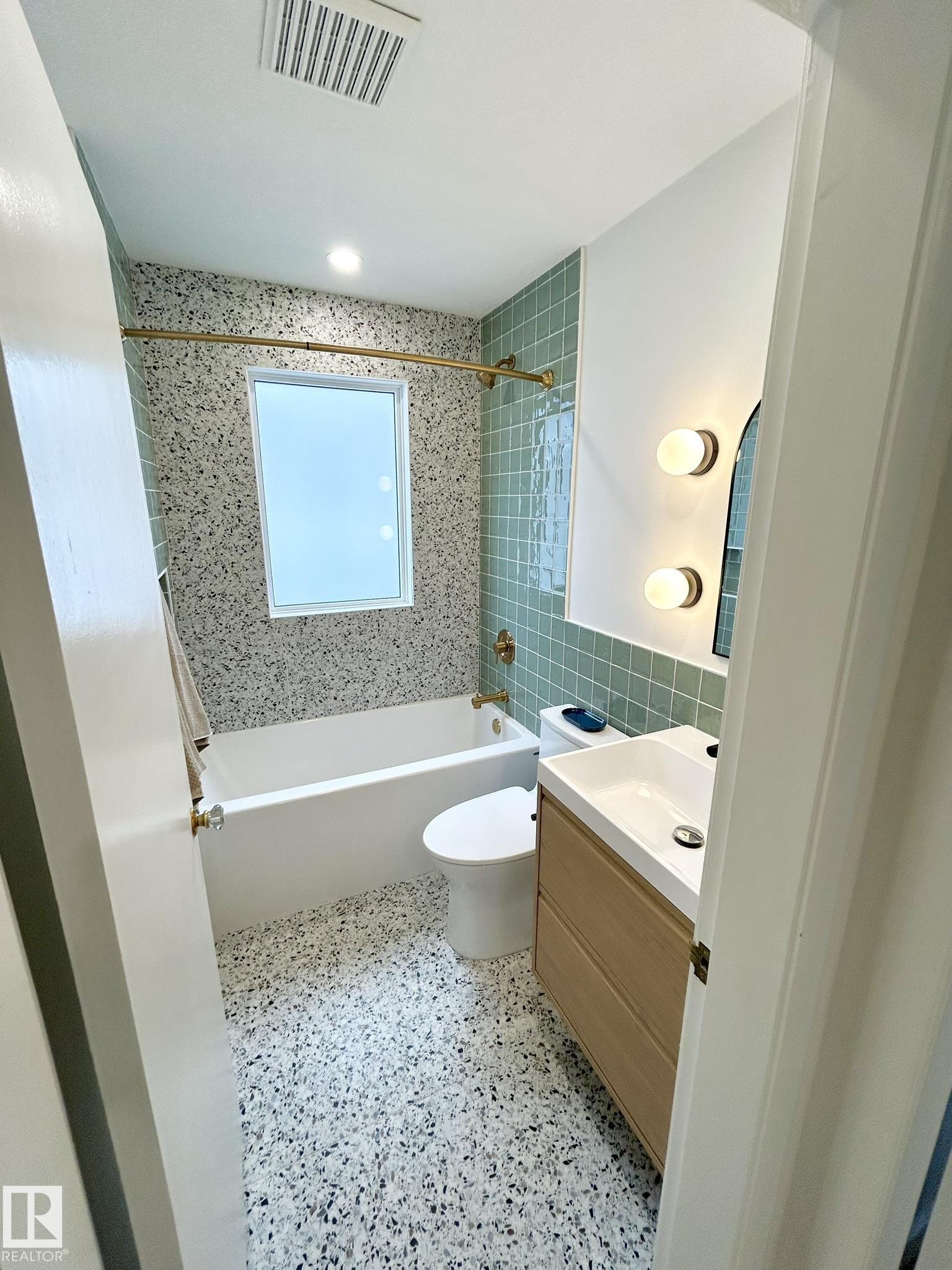 Photo 24 at 8516 64 Avenue NW, Argyll, Edmonton