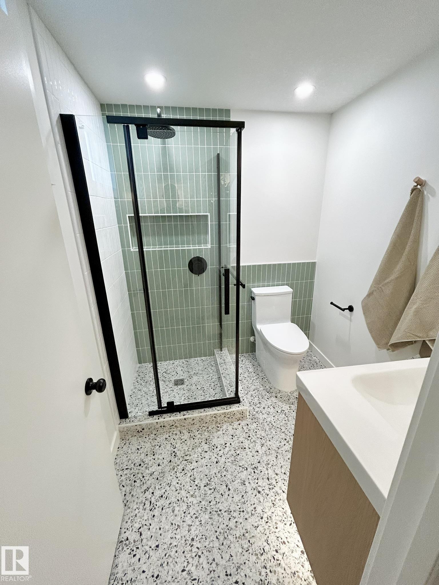Photo 37 at 8516 64 Avenue NW, Argyll, Edmonton