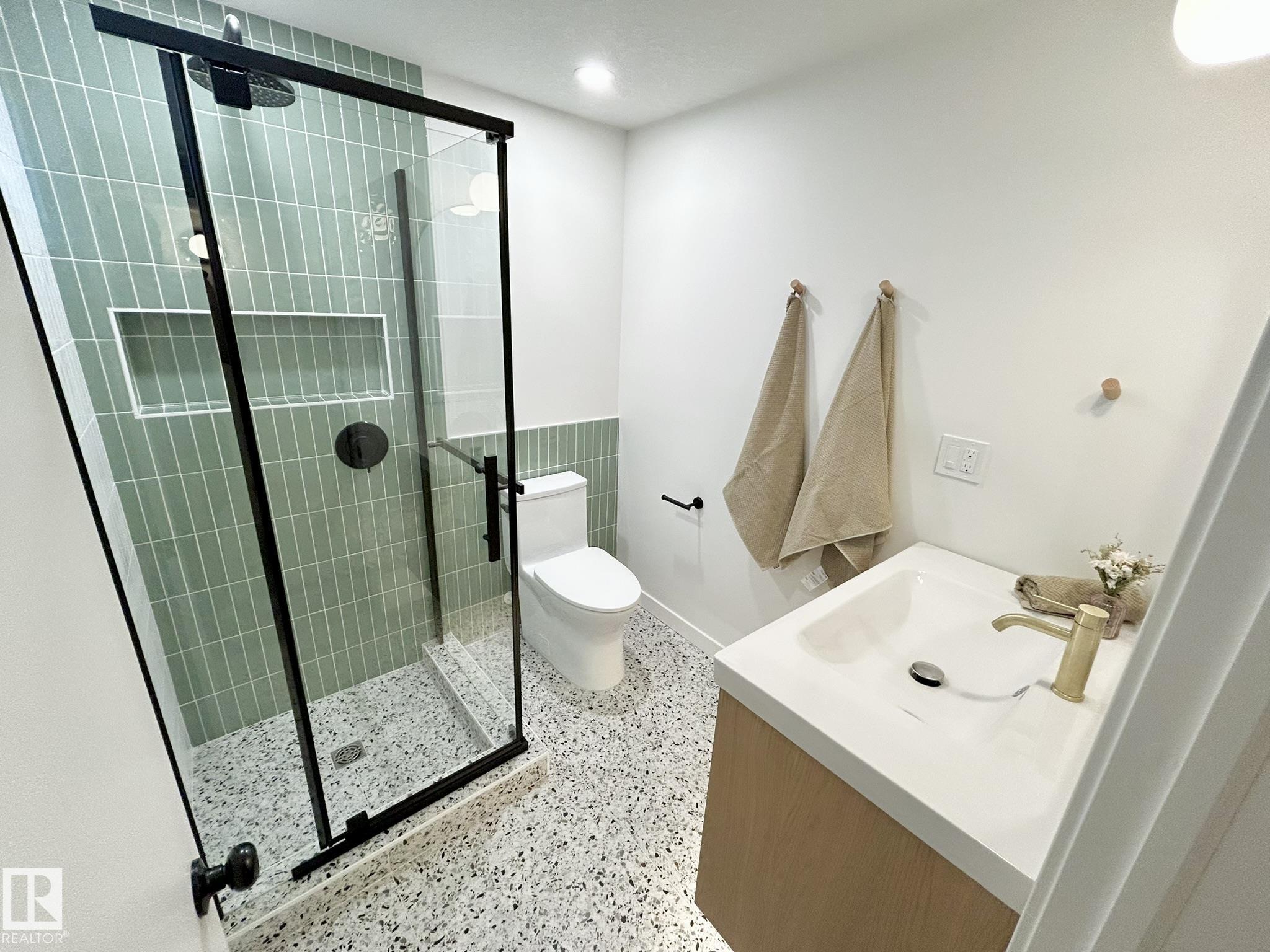 Photo 38 at 8516 64 Avenue NW, Argyll, Edmonton