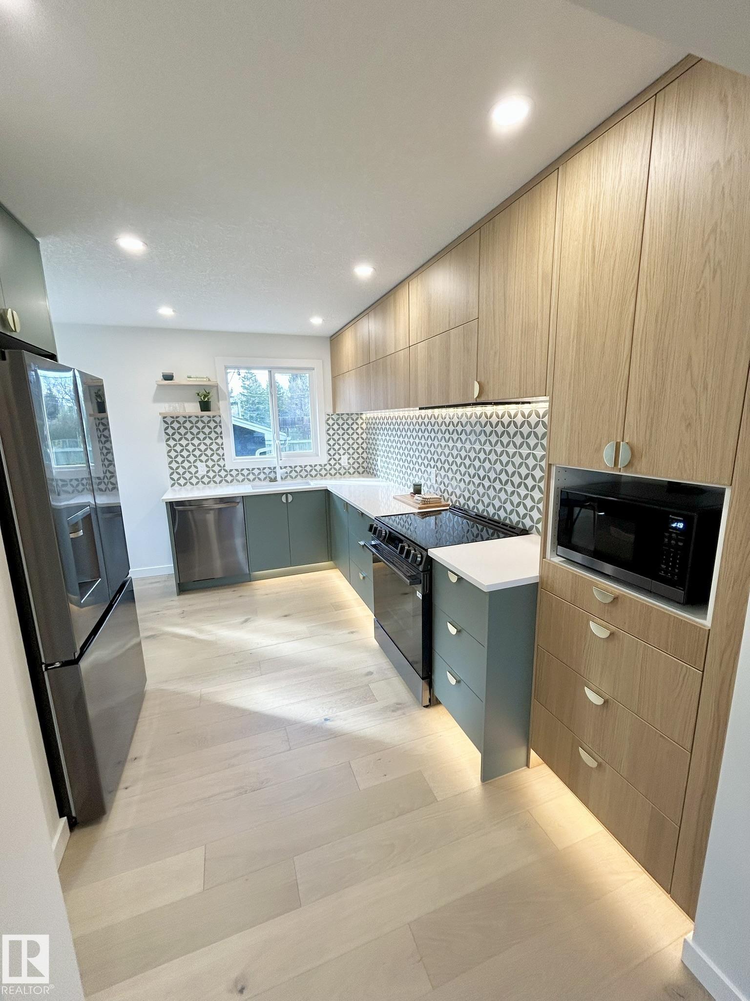 Photo 9 at 8516 64 Avenue NW, Argyll, Edmonton