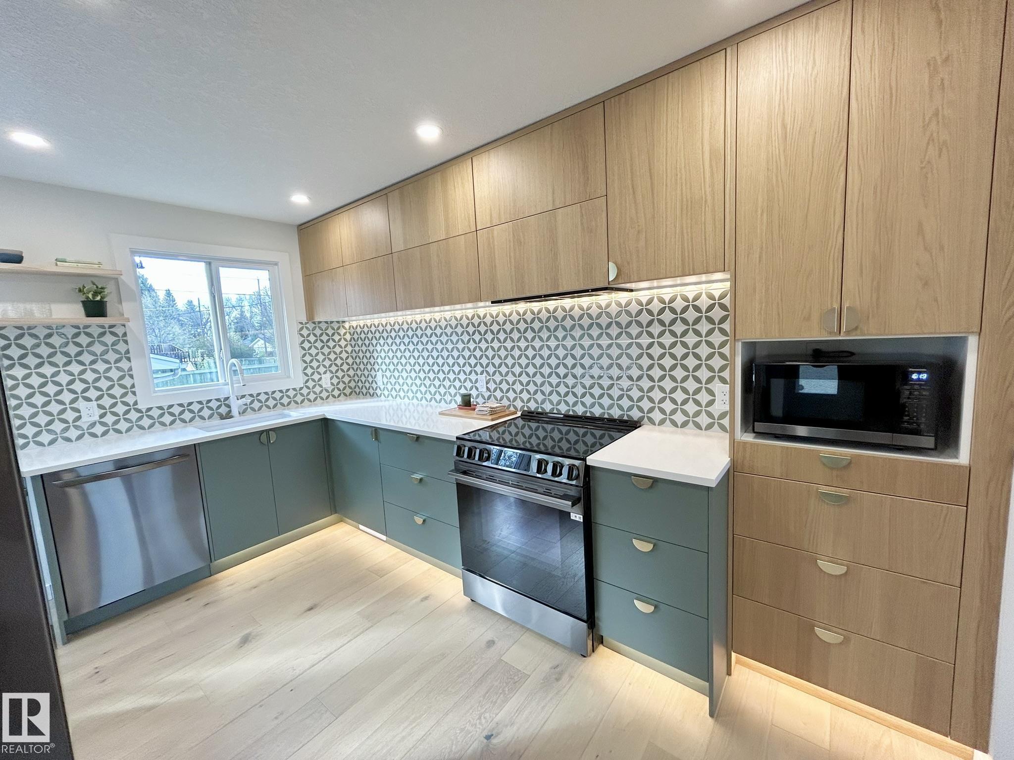 Photo 10 at 8516 64 Avenue NW, Argyll, Edmonton