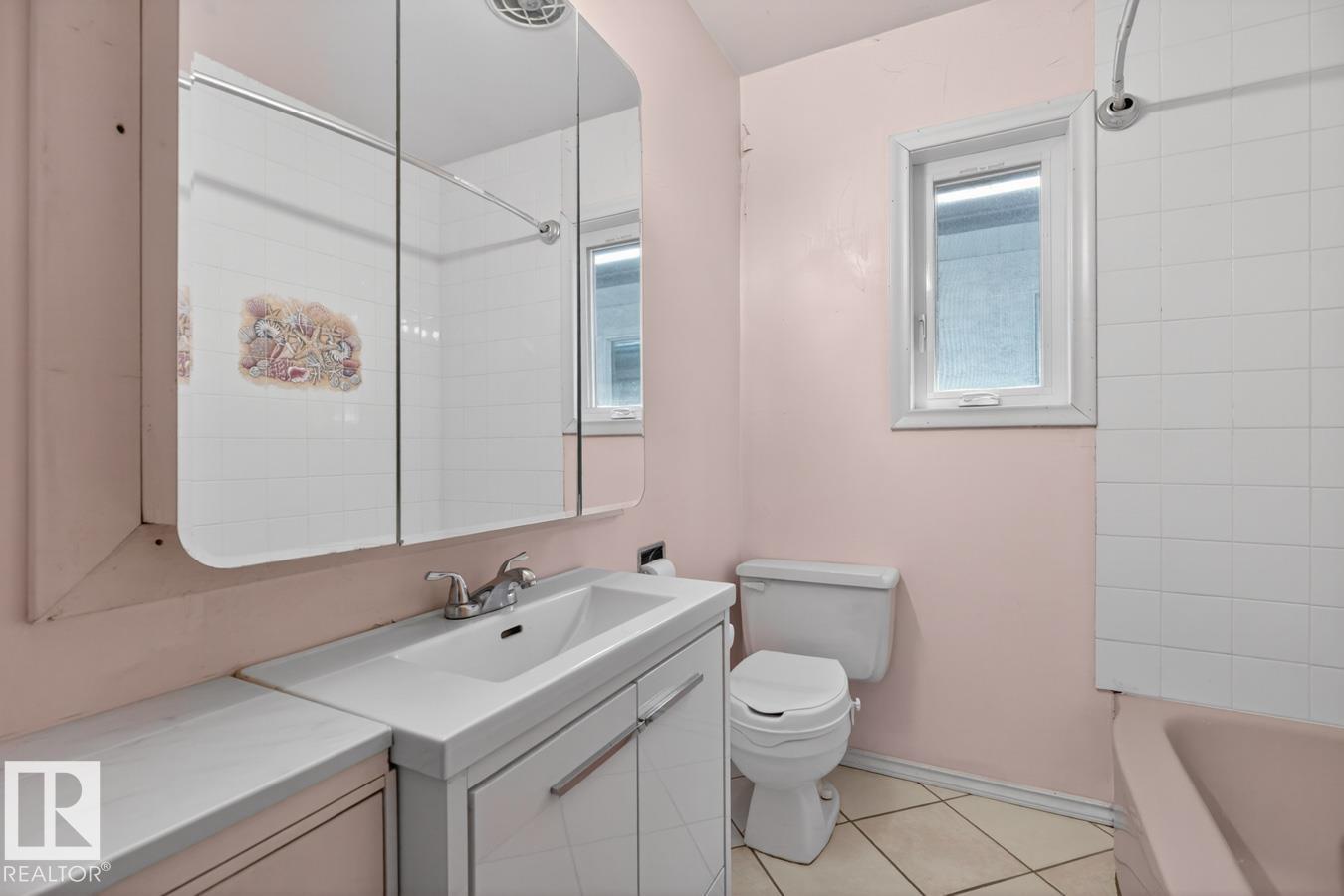 Photo 17 at 8326 81 Avenue NW, King Edward Park, Edmonton