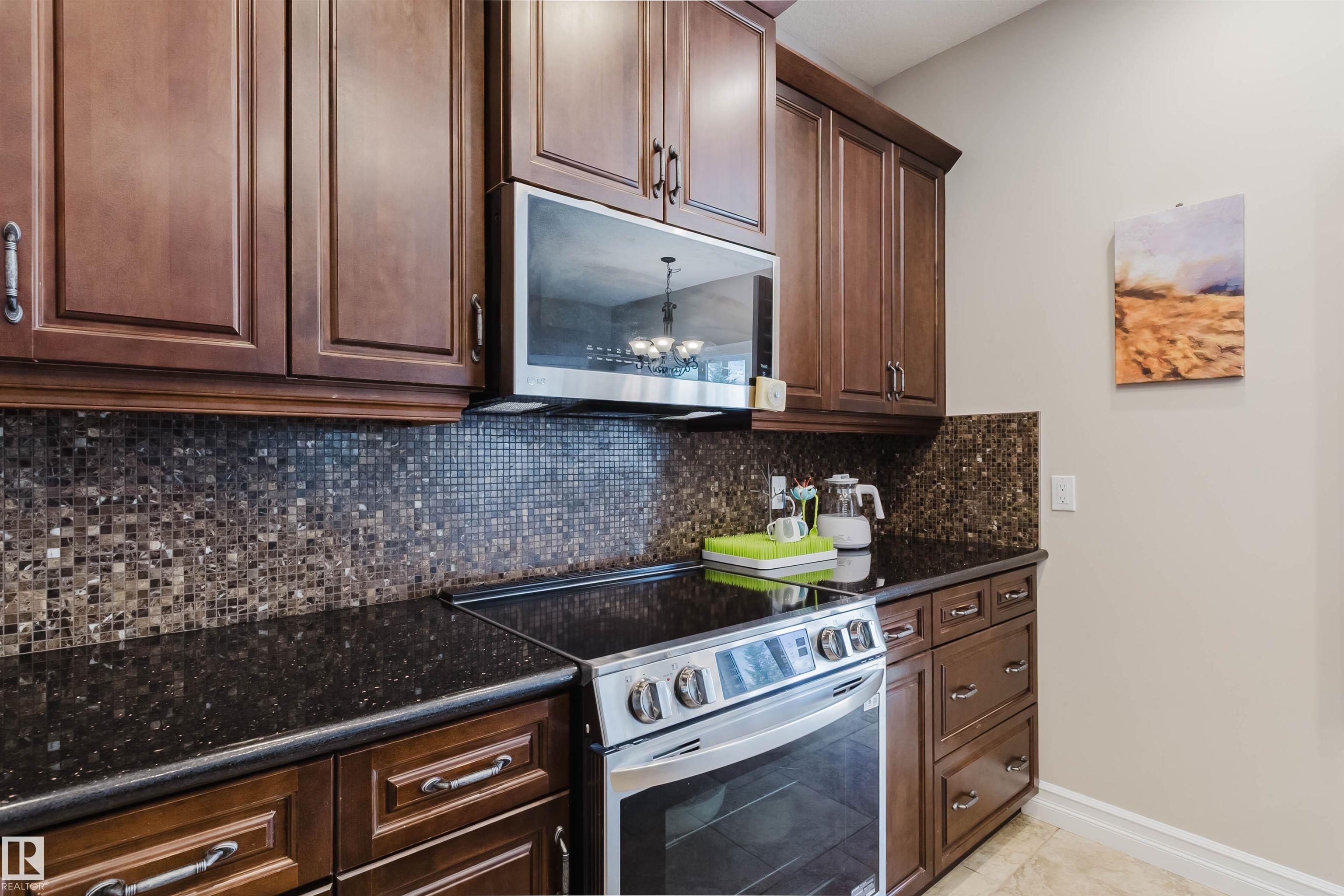 Photo 15 at 3412 Macneil Link NW, Magrath Heights, Edmonton
