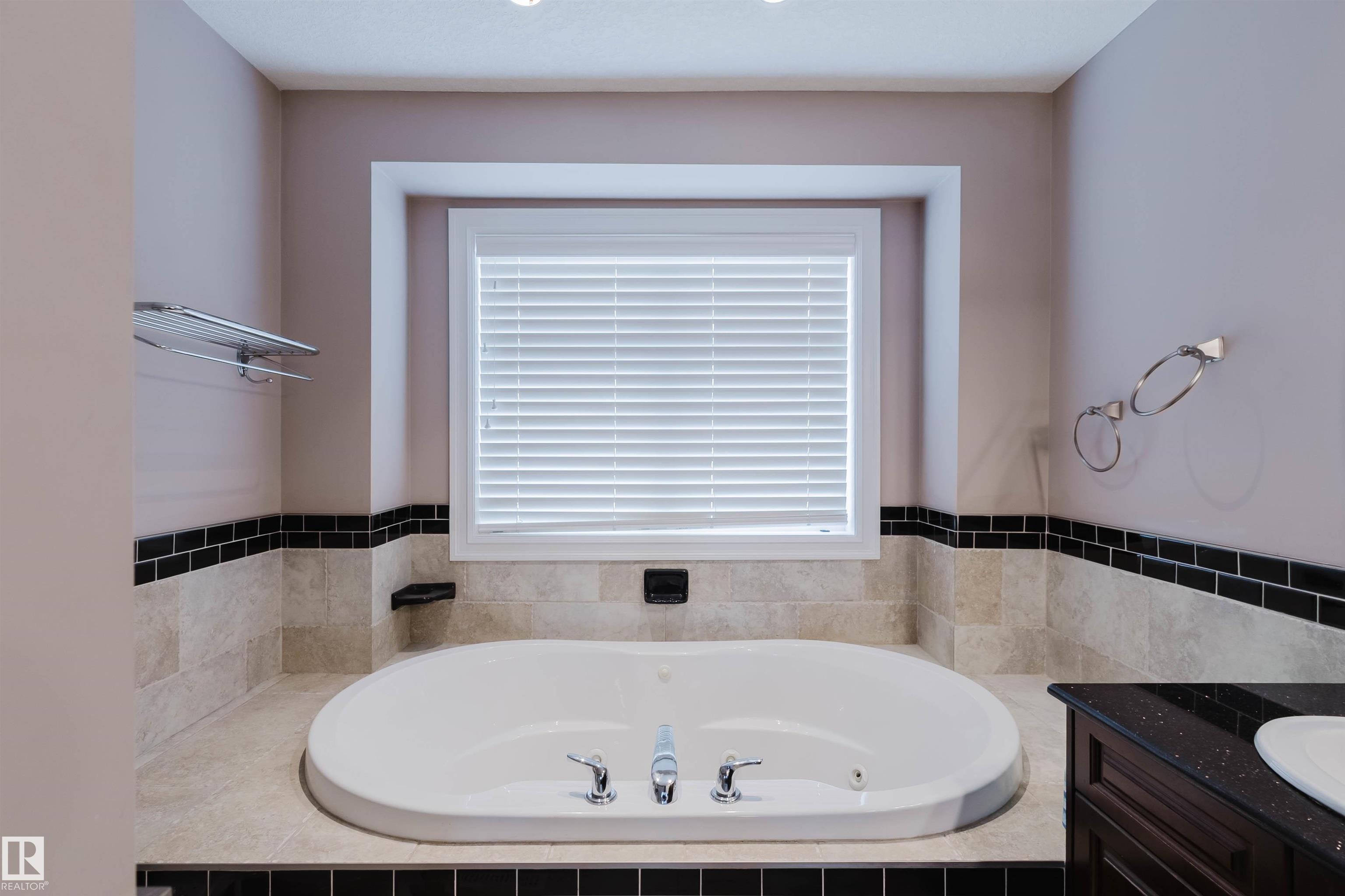 Photo 32 at 3412 Macneil Link NW, Magrath Heights, Edmonton