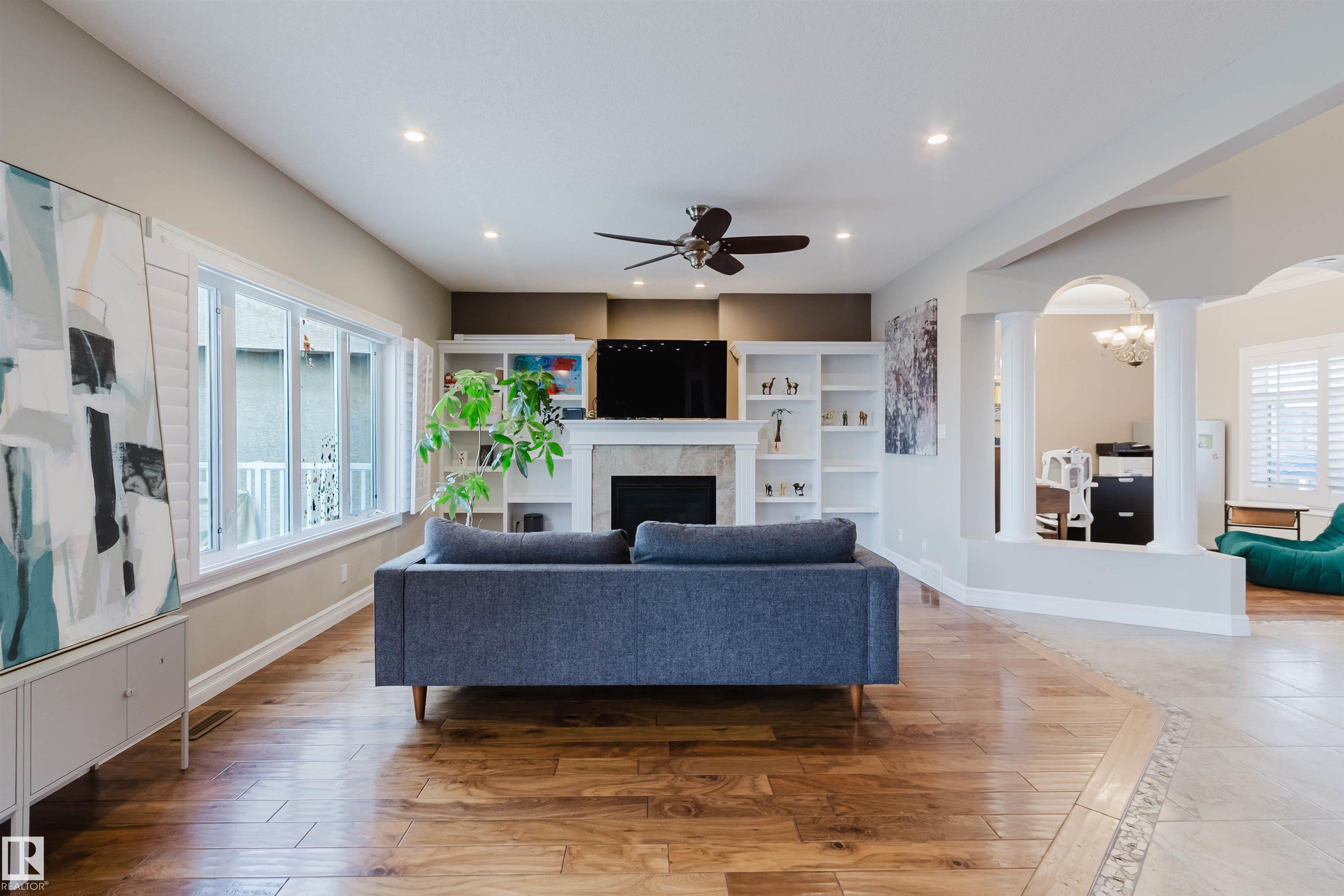 Photo 6 at 3412 Macneil Link NW, Magrath Heights, Edmonton