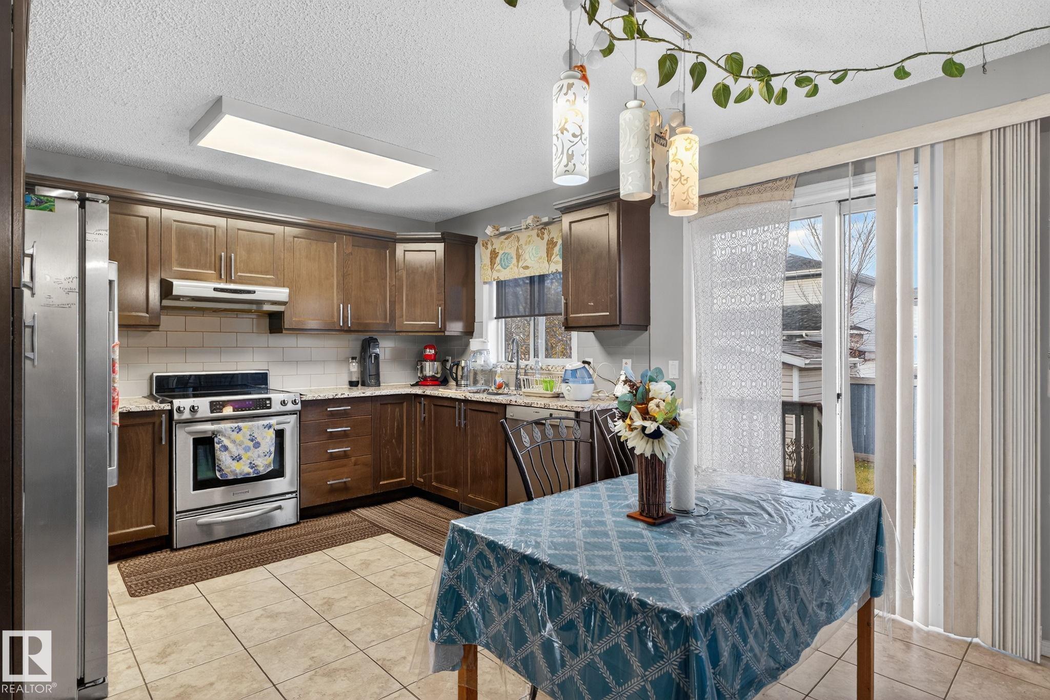 https://zimg.paragon.ice.com/ParagonImages/Property/PM/RAE/225401678/14/0/0/1ad013d5c6f855459502a79f8649ad35/1/0dcb87f7792dce02a3dd6d53c58435eb/225401678-9f2a2edd-cf00-4ff9-b7f0-e52853d0e1d6.JPG
