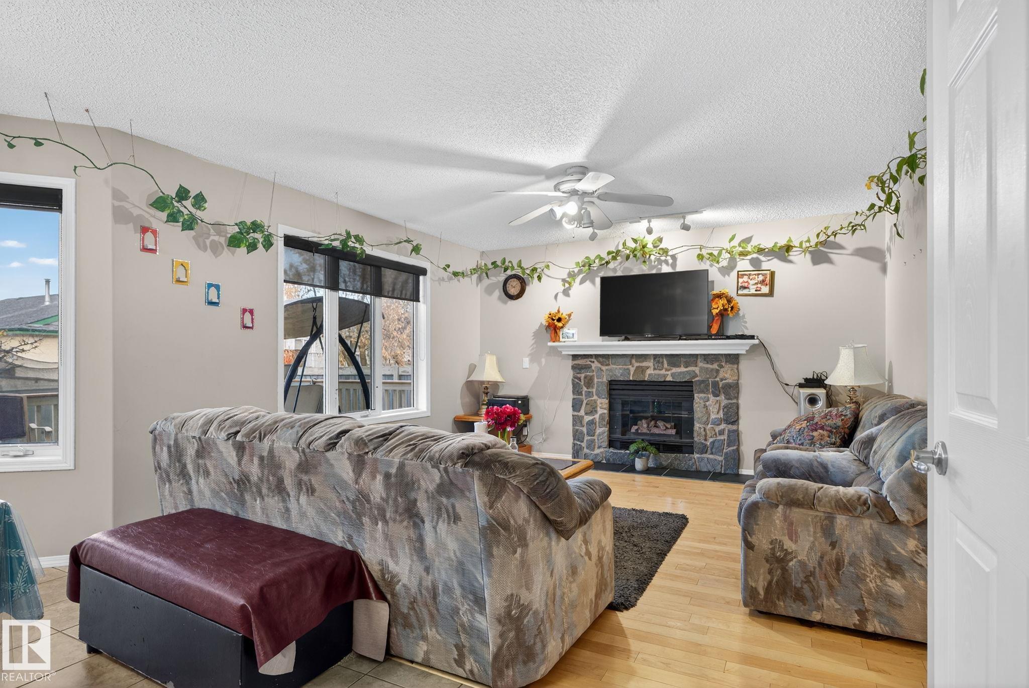 https://zimg.paragon.ice.com/ParagonImages/Property/PM/RAE/225401678/6/0/0/cee6fa2c8e9b691b23c3724774a05d98/1/0dcb87f7792dce02a3dd6d53c58435eb/225401678-230791f3-56ef-4dd8-9cec-9c74215bb007.JPG