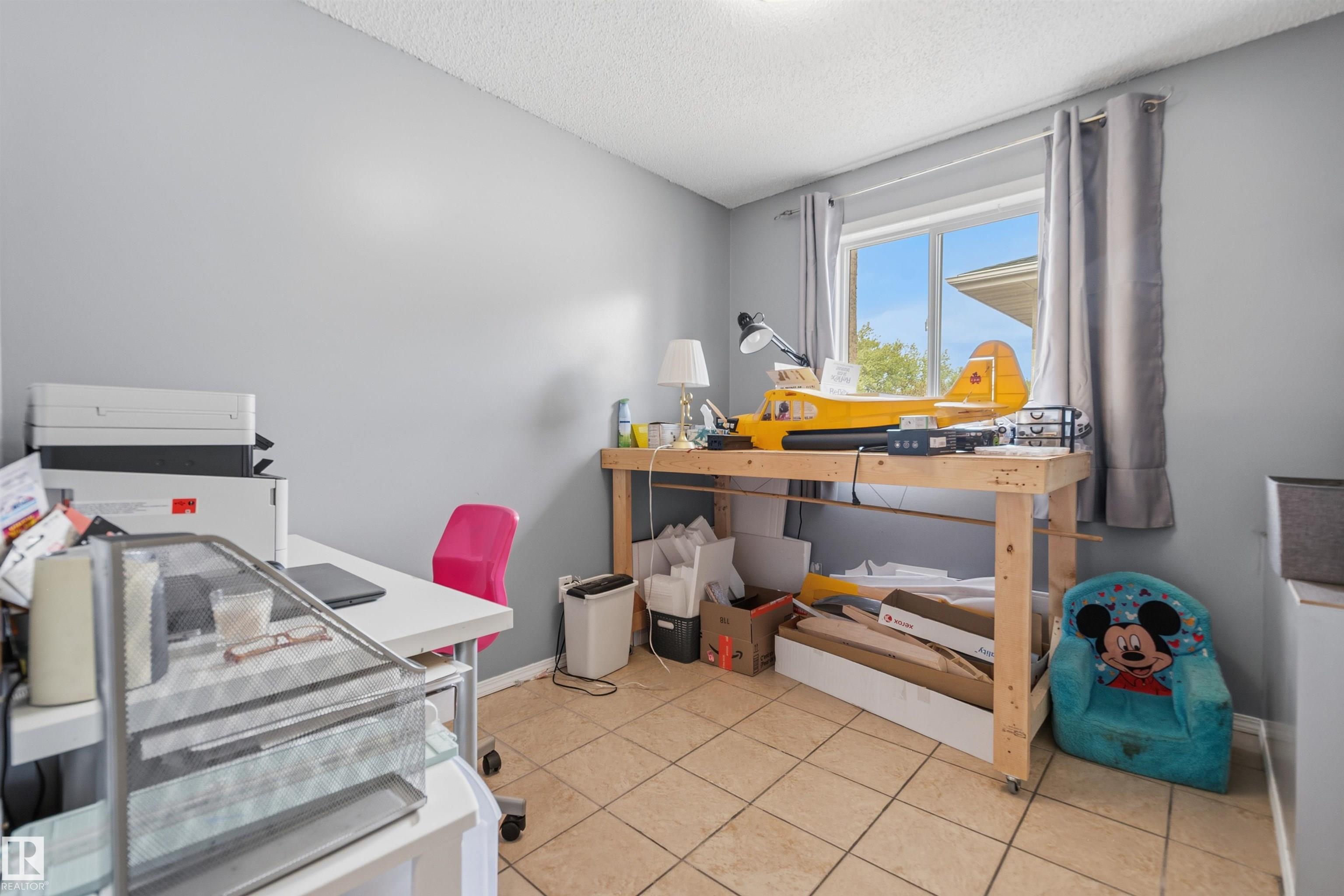 Picture for 18648 57 AV NW