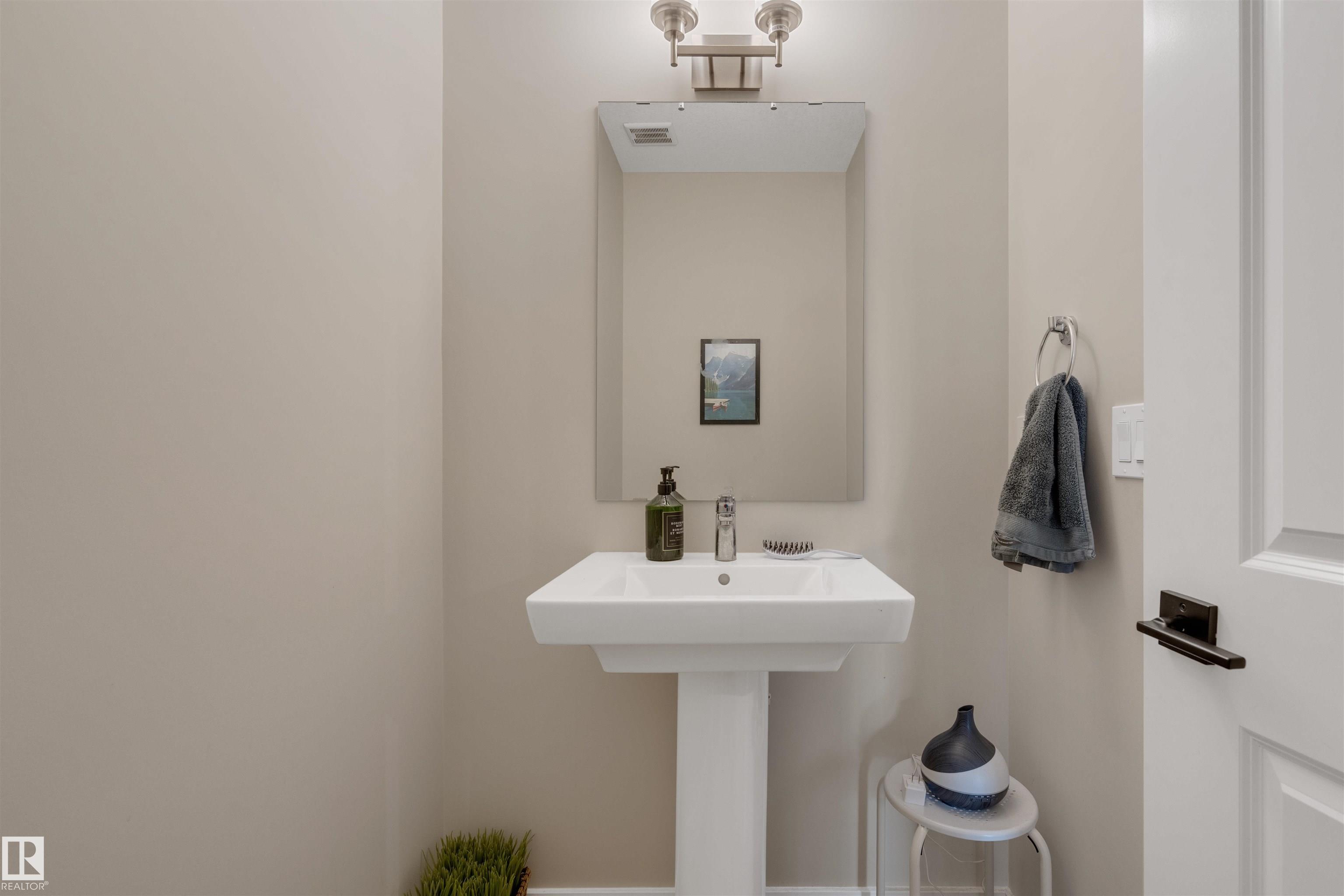 Picture for 22916 95 AV NW