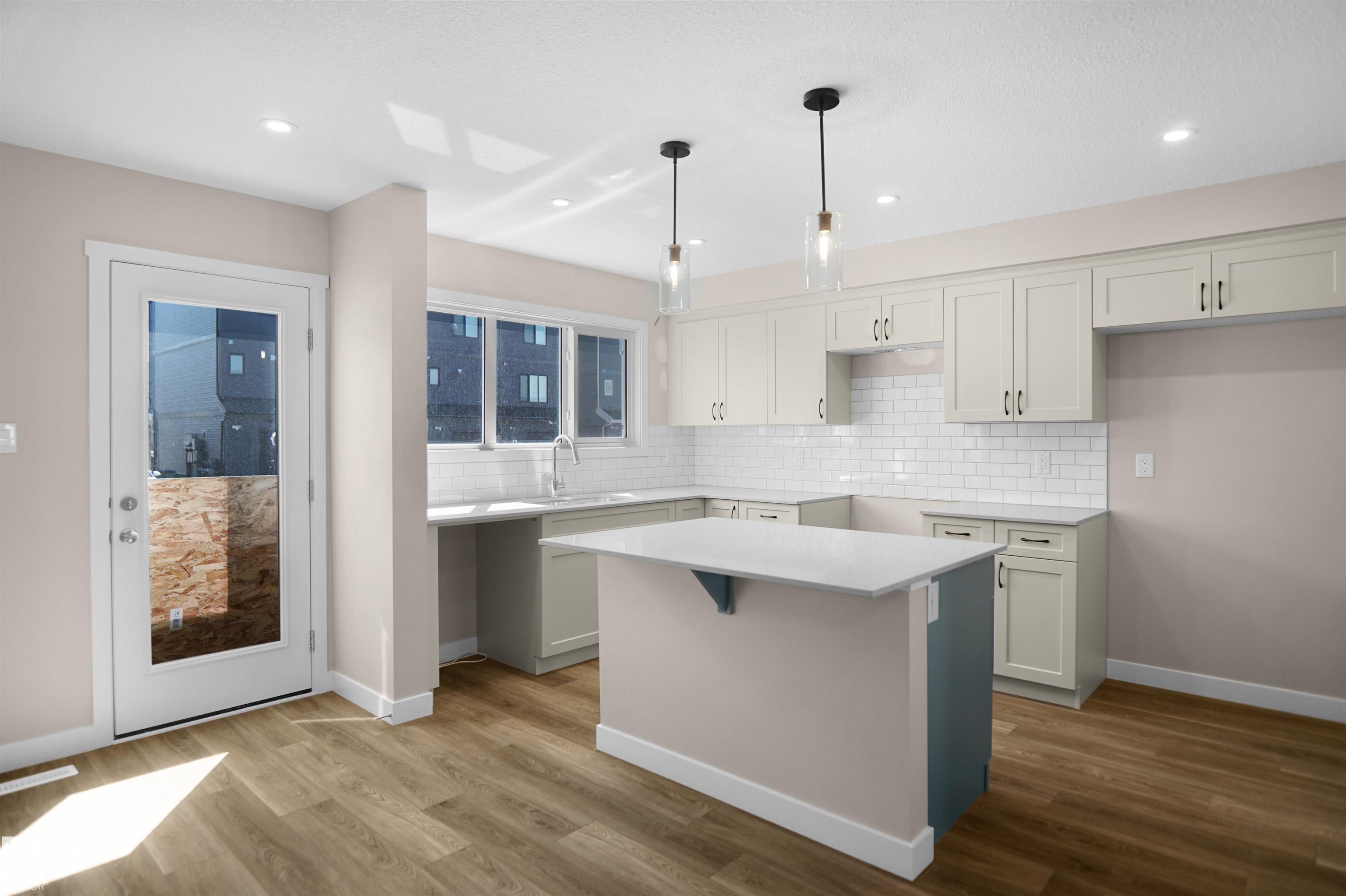 https://zimg.paragon.ice.com/ParagonImages/Property/PM/RAE/225401697/10/0/0/cd69b34de79c6d816a85c623b3de53e8/1/f48970b1473dd90592f2fd5206ec765d/225401697-E3D555A7-EC57-4947-845F-ABFB9396F6D5.JPG