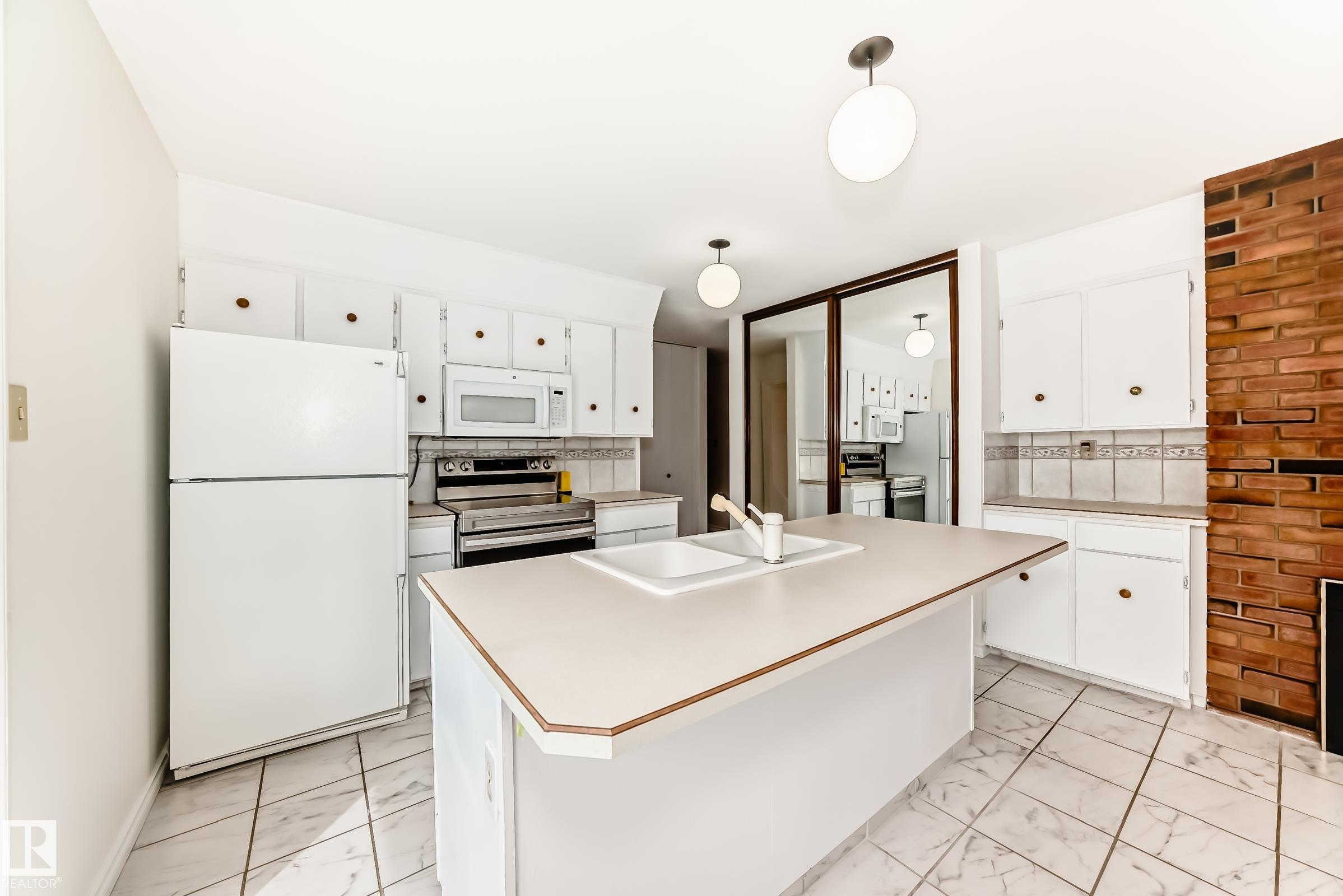 Photo 10 at 26 Gale Avenue, Glen Allan, Sherwood Park