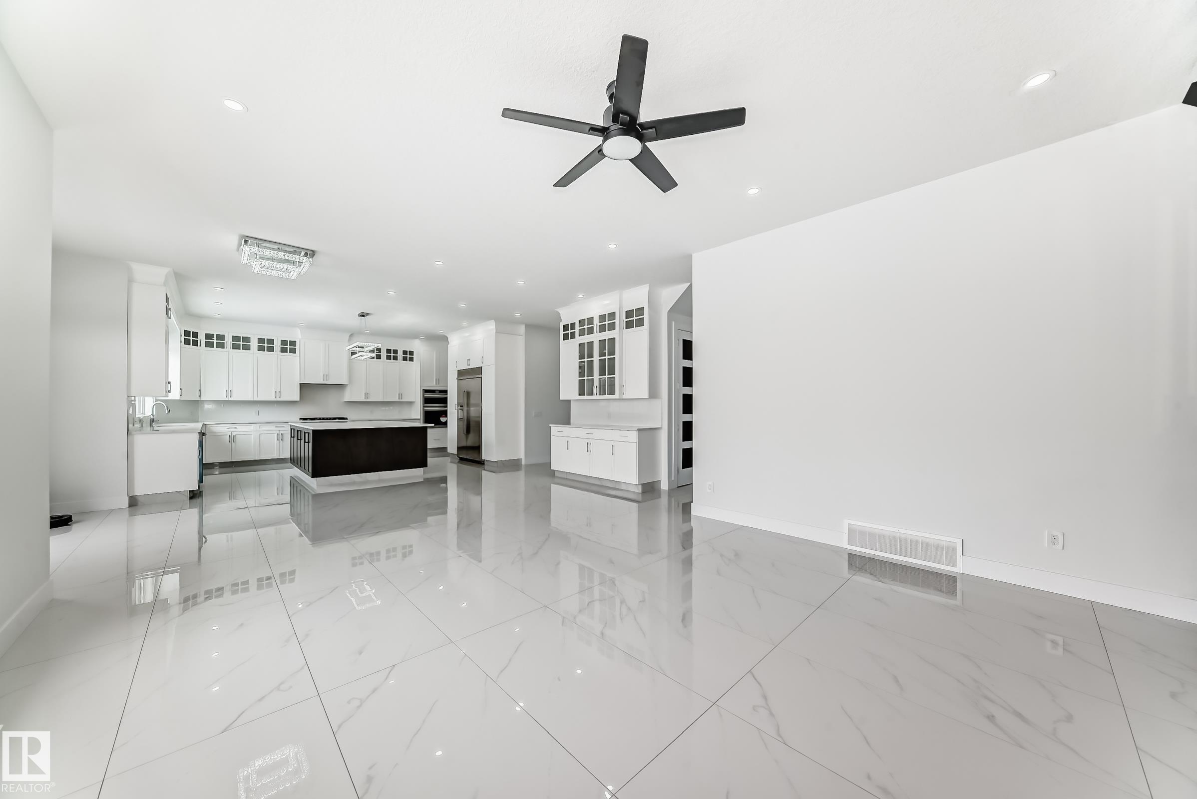 Photo 15 at 340 33 Avenue NW, Maple Crest, Edmonton