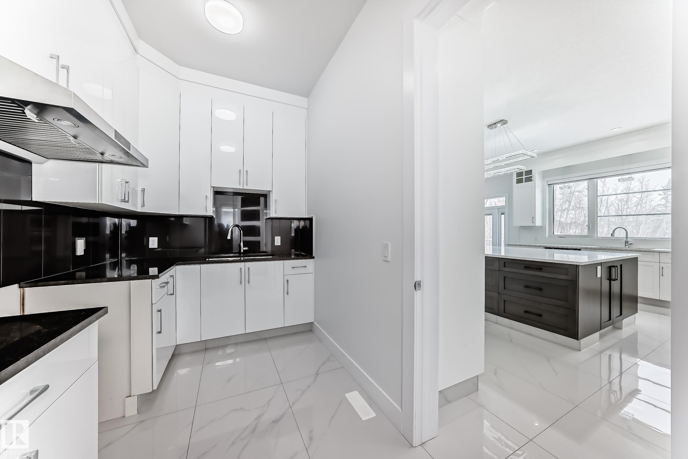 Photo 25 at 340 33 Avenue NW, Maple Crest, Edmonton