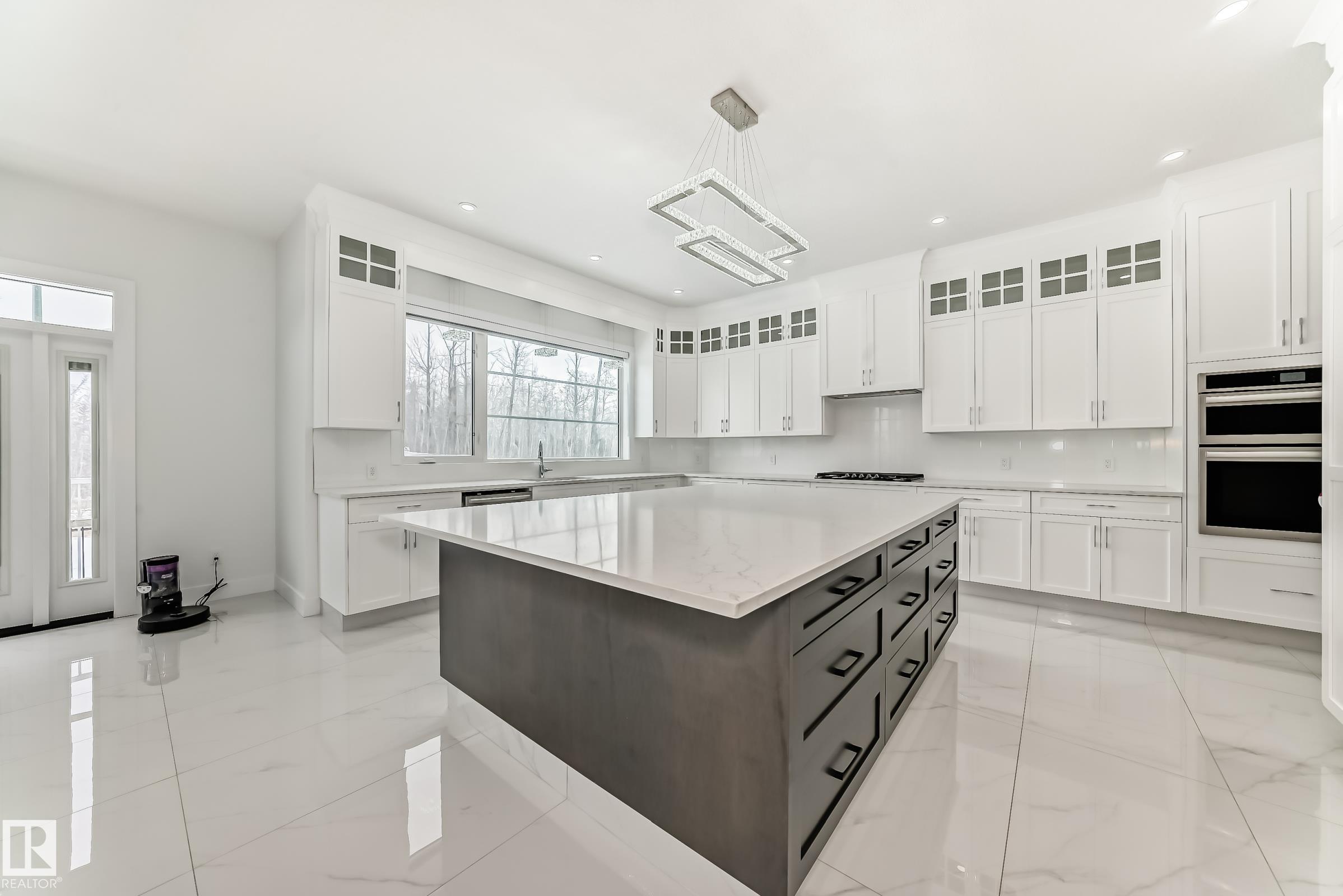 340 33 Avenue NW, Maple Crest, Edmonton