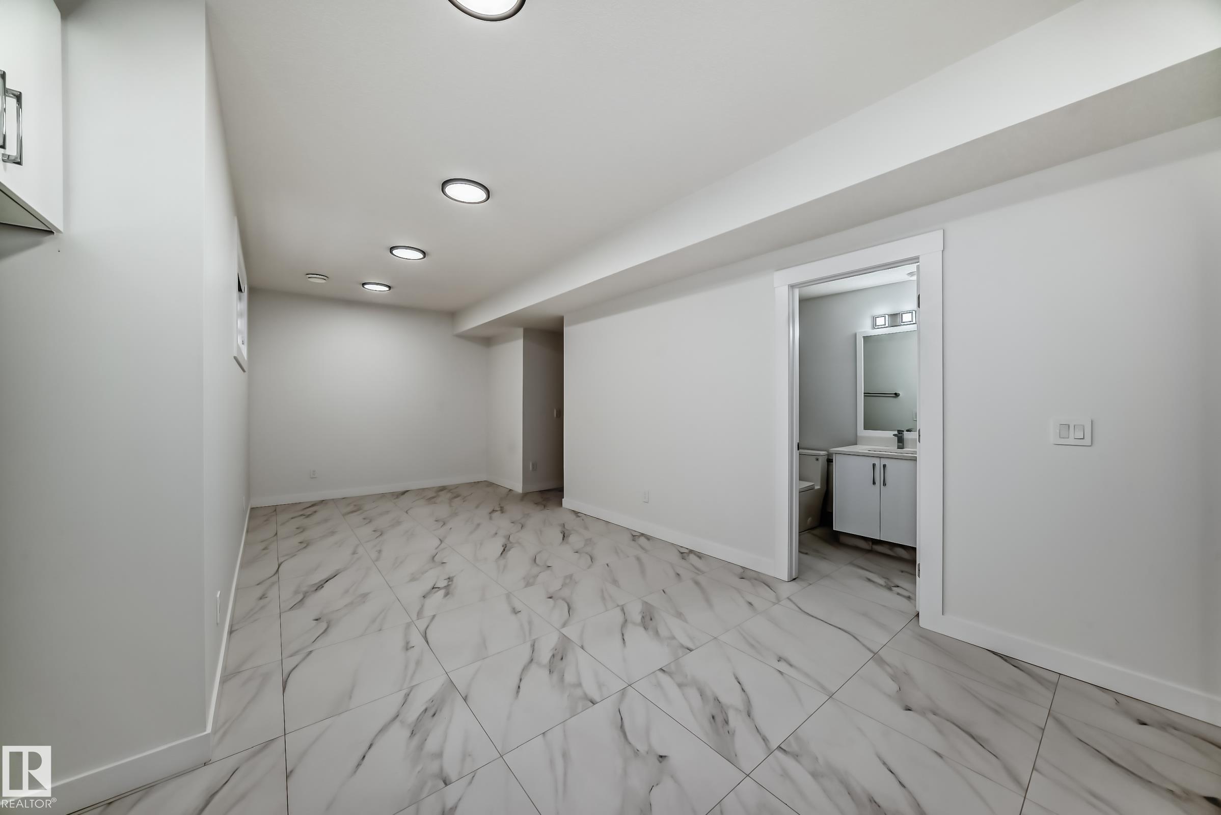 Photo 49 at 340 33 Avenue NW, Maple Crest, Edmonton