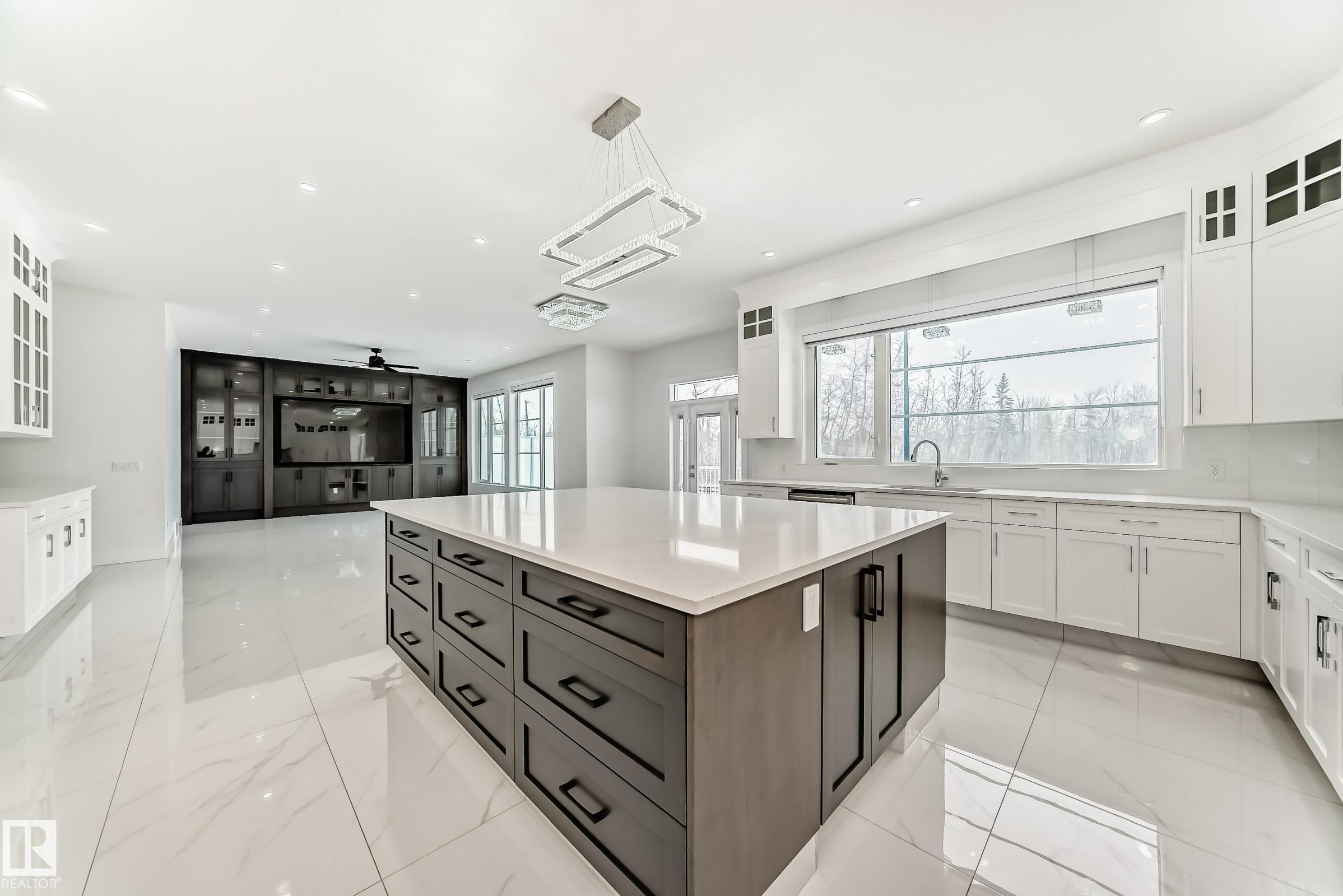 Photo 6 at 340 33 Avenue NW, Maple Crest, Edmonton