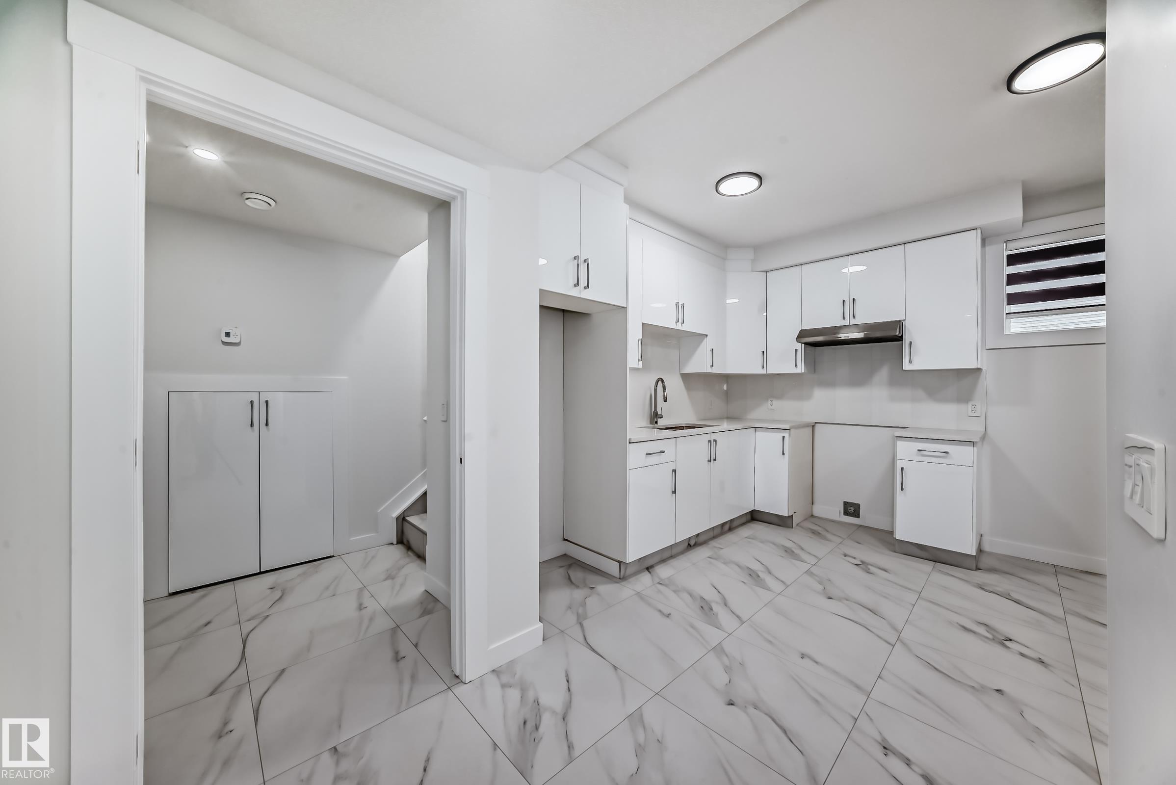 Photo 55 at 340 33 Avenue NW, Maple Crest, Edmonton