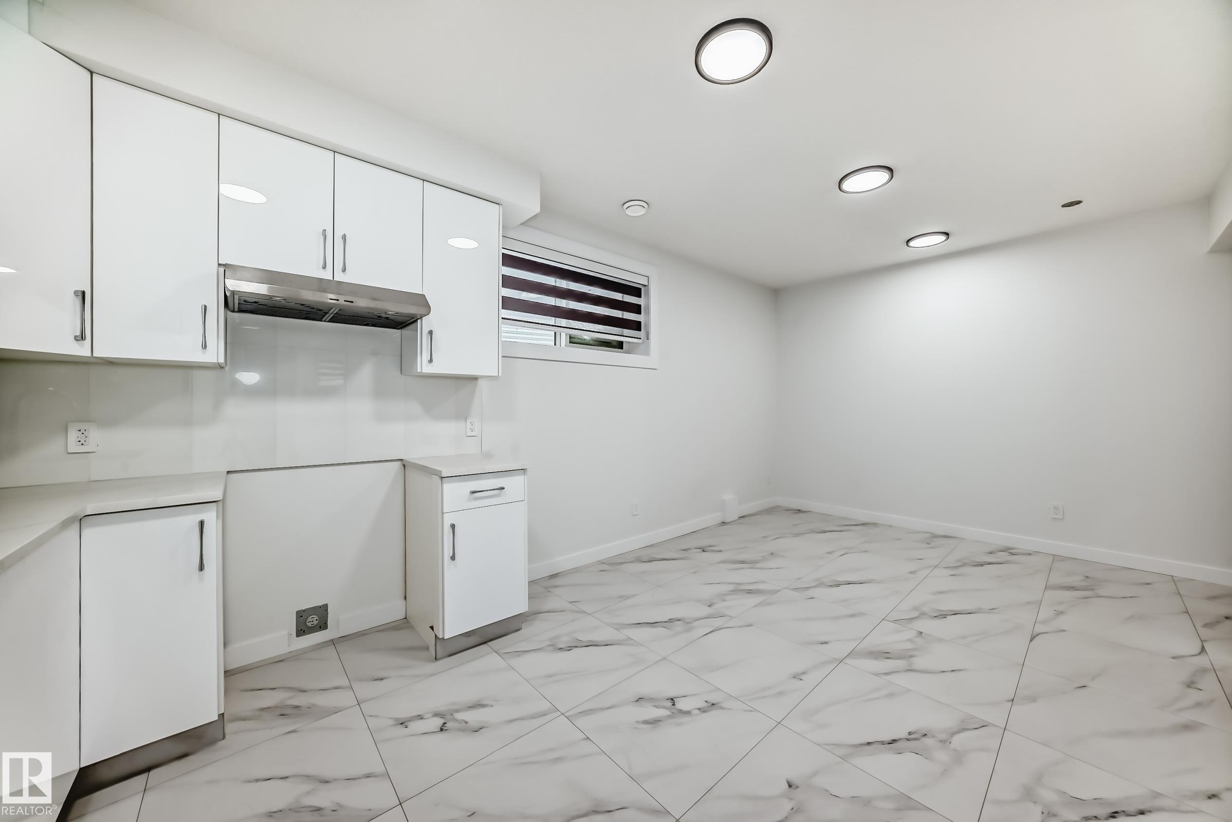 Photo 58 at 340 33 Avenue NW, Maple Crest, Edmonton