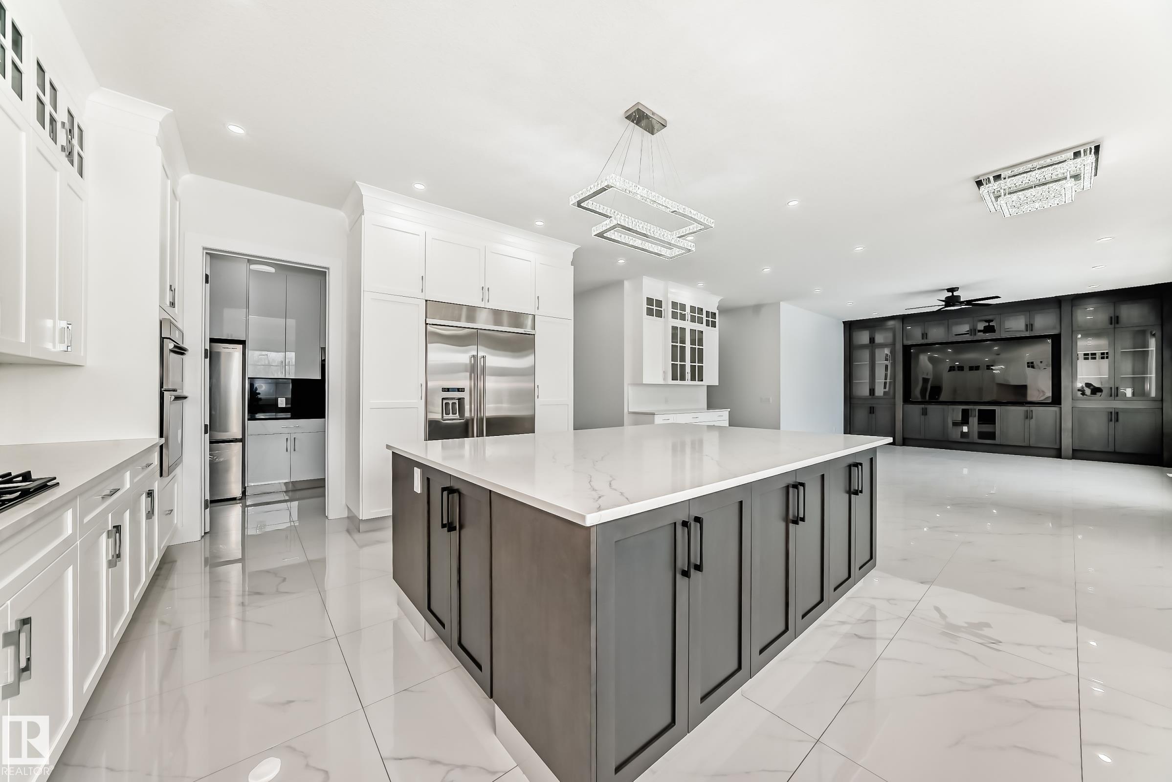 Photo 8 at 340 33 Avenue NW, Maple Crest, Edmonton