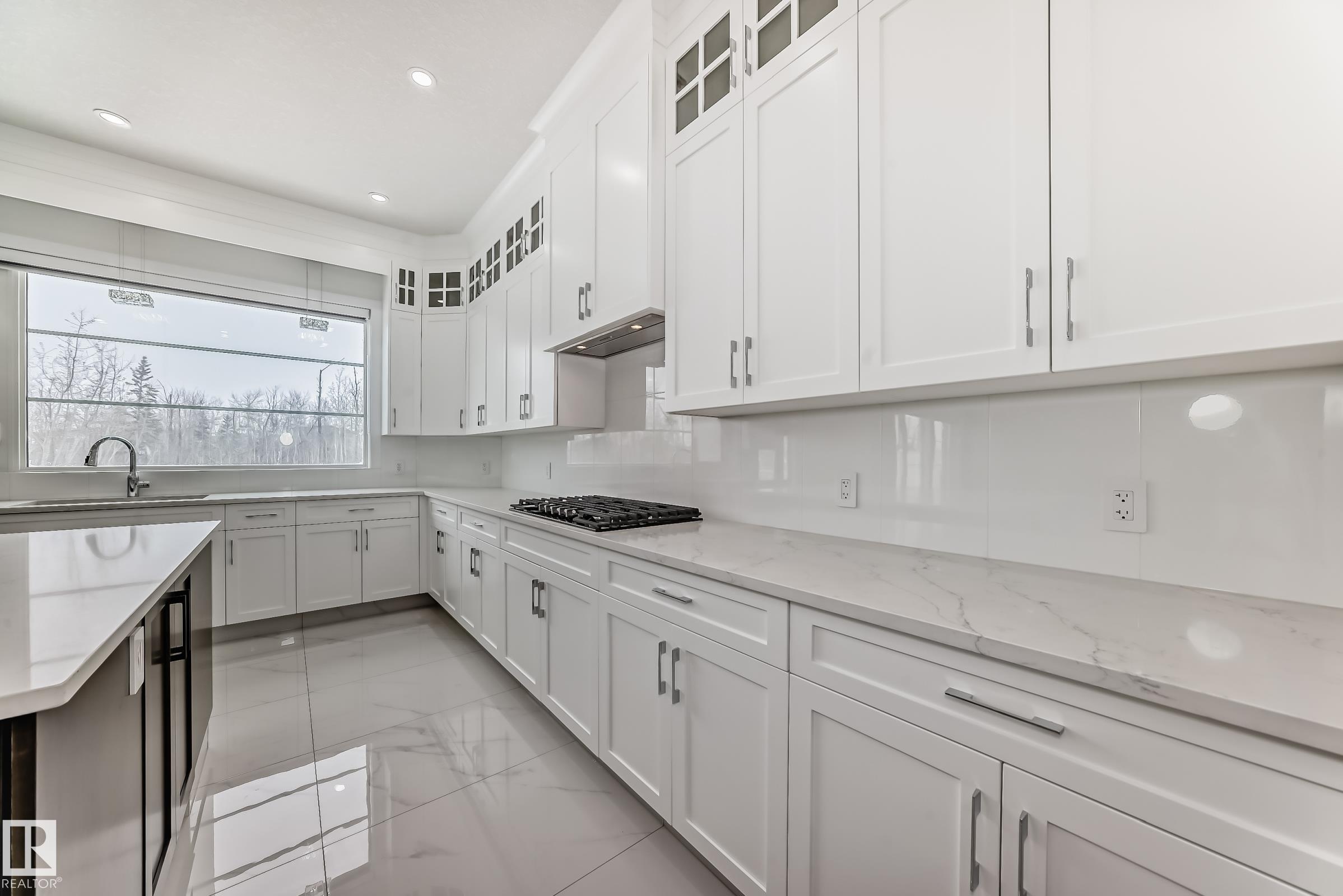 Photo 9 at 340 33 Avenue NW, Maple Crest, Edmonton
