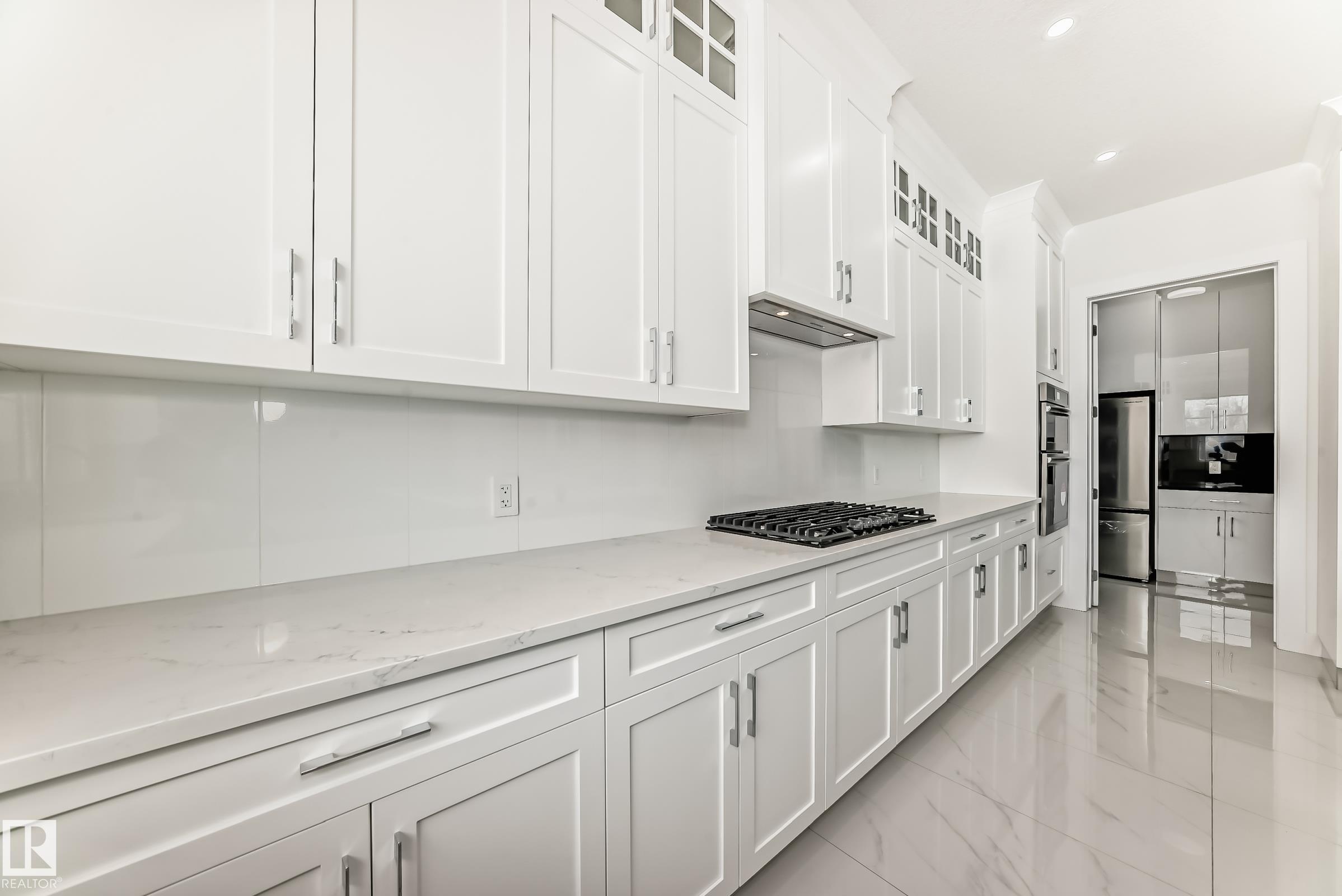 Photo 10 at 340 33 Avenue NW, Maple Crest, Edmonton