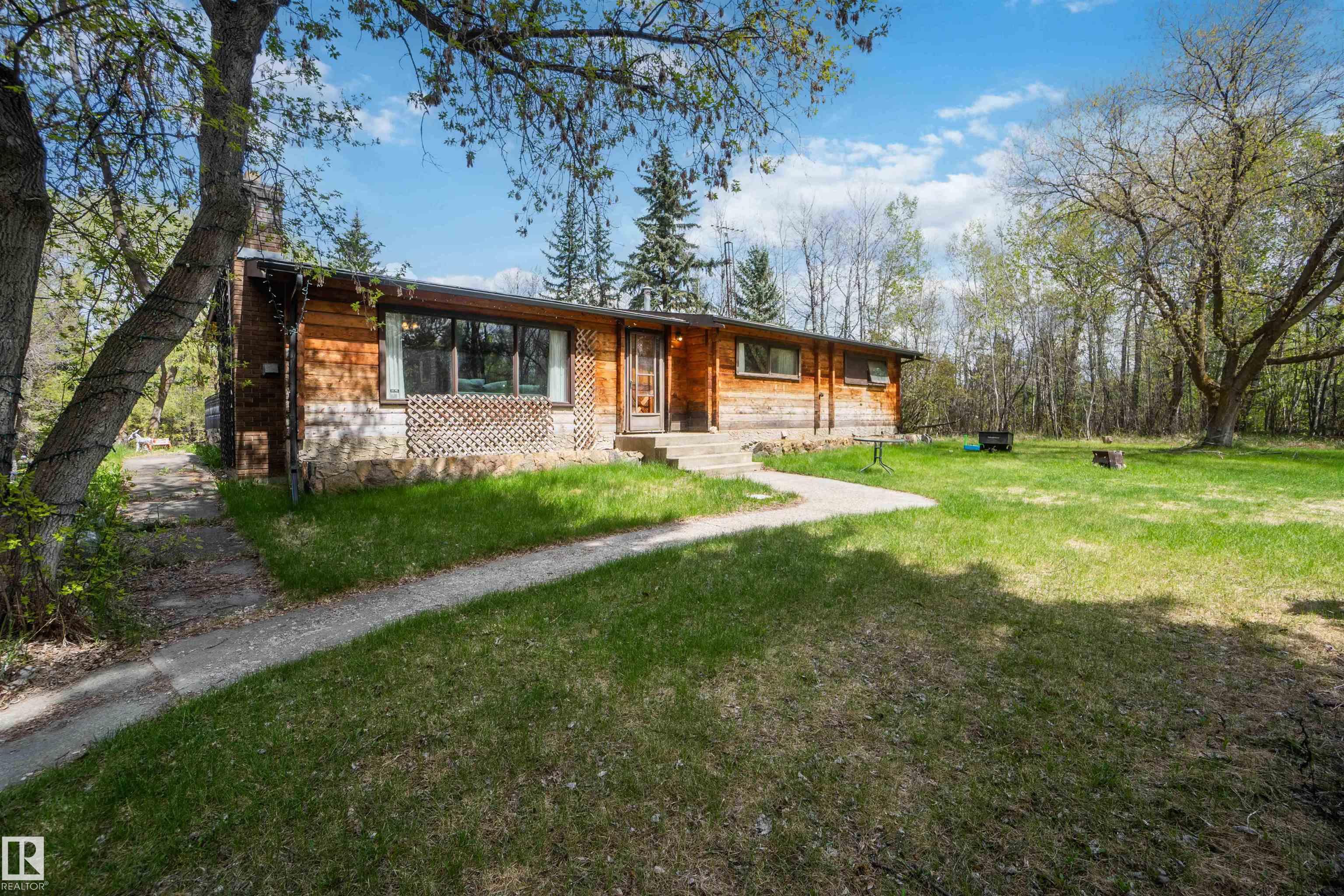 910 Hermitage Avenue, Spring Lake, Rural Parkland County