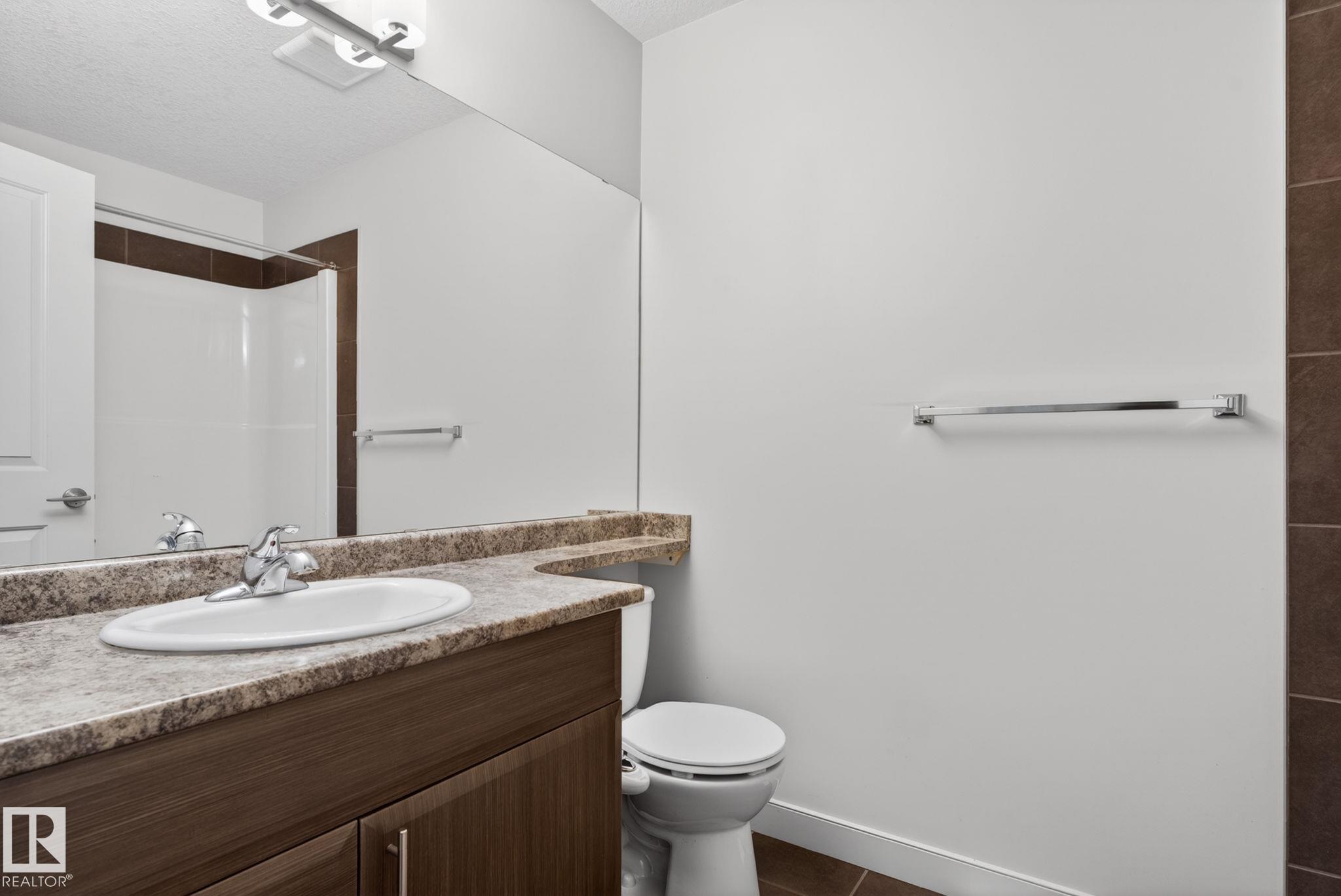 https://zimg.paragon.ice.com/ParagonImages/Property/PM/RAE/225401744/32/0/0/860852b05a899e1a85516b50b9920cd8/1/fffb74ee2dd235bdd9780e6057276097/225401744-d752d56a-fcad-4b66-9354-58cf45b6de5b.JPG