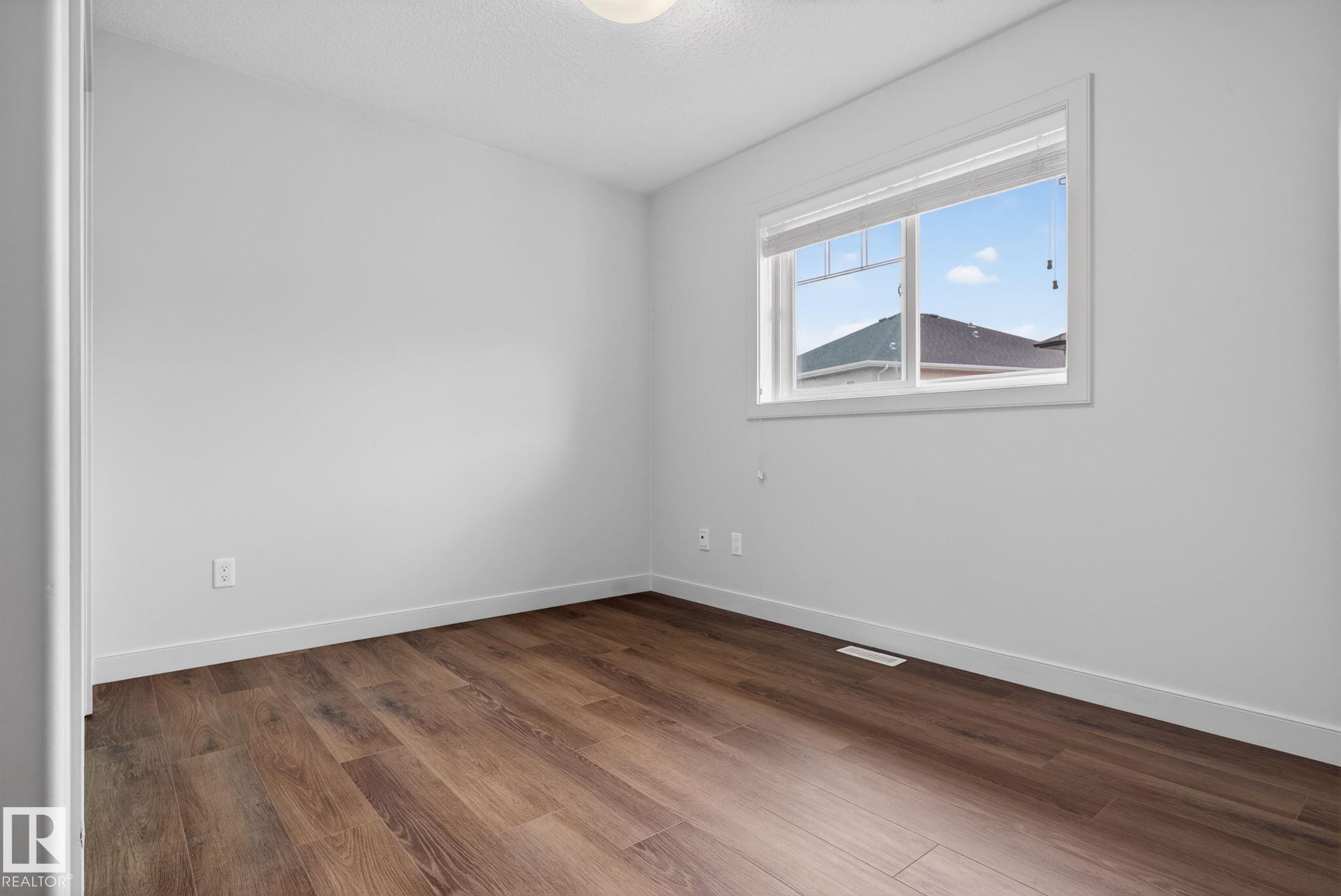 https://zimg.paragon.ice.com/ParagonImages/Property/PM/RAE/225401744/36/0/0/628dbe32b6f4e234642b65f4118cb825/1/fffb74ee2dd235bdd9780e6057276097/225401744-f54020f2-6868-4a44-b38c-1927eeb3be52.JPG