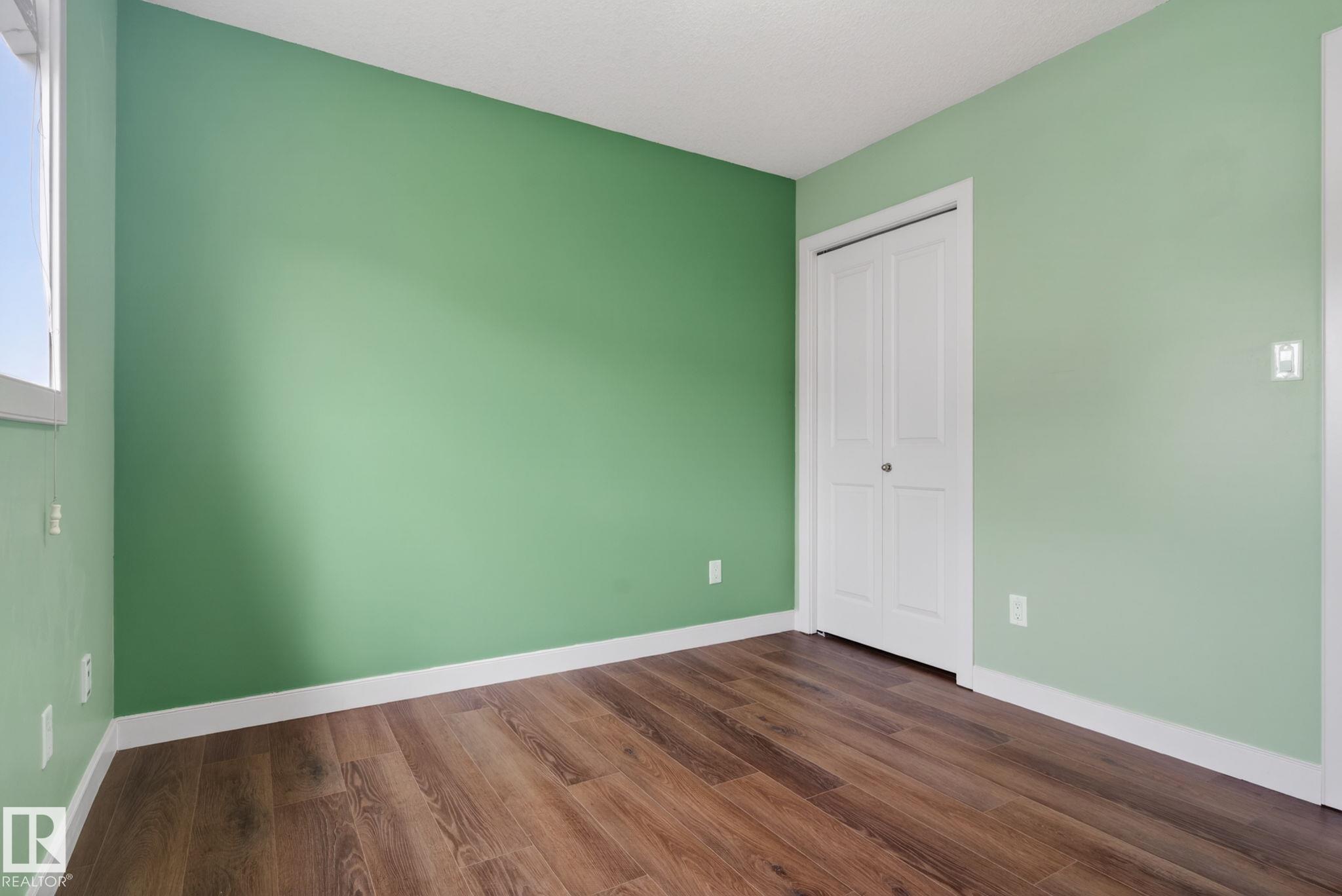 https://zimg.paragon.ice.com/ParagonImages/Property/PM/RAE/225401744/40/0/0/baa54abd9341493a4267b74fcbb3f9b8/1/fffb74ee2dd235bdd9780e6057276097/225401744-e602f52f-a88b-46da-957e-26f3001584ba.JPG
