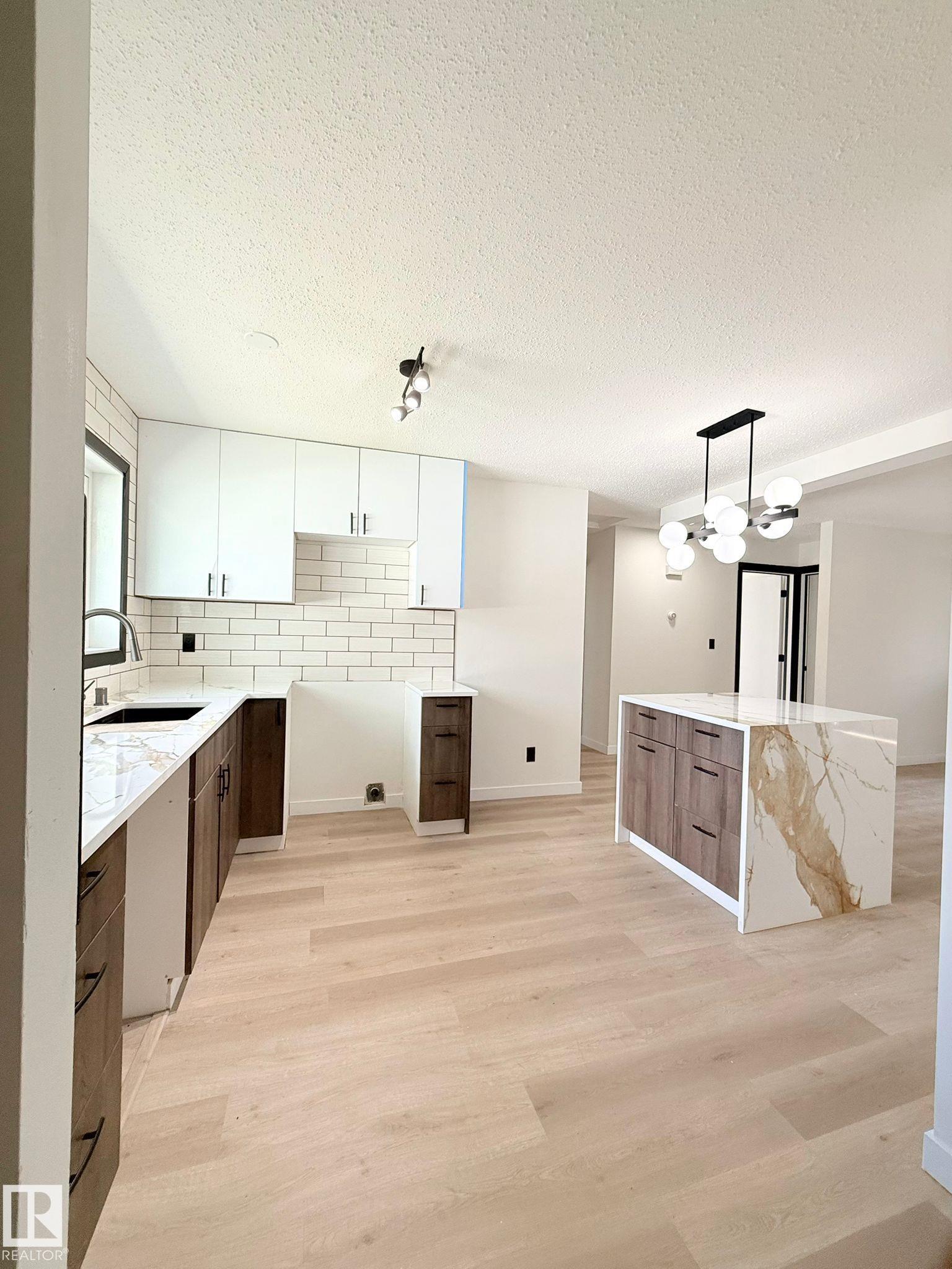 Photo 18 at 11628 151 Avenue NW, Caernarvon, Edmonton
