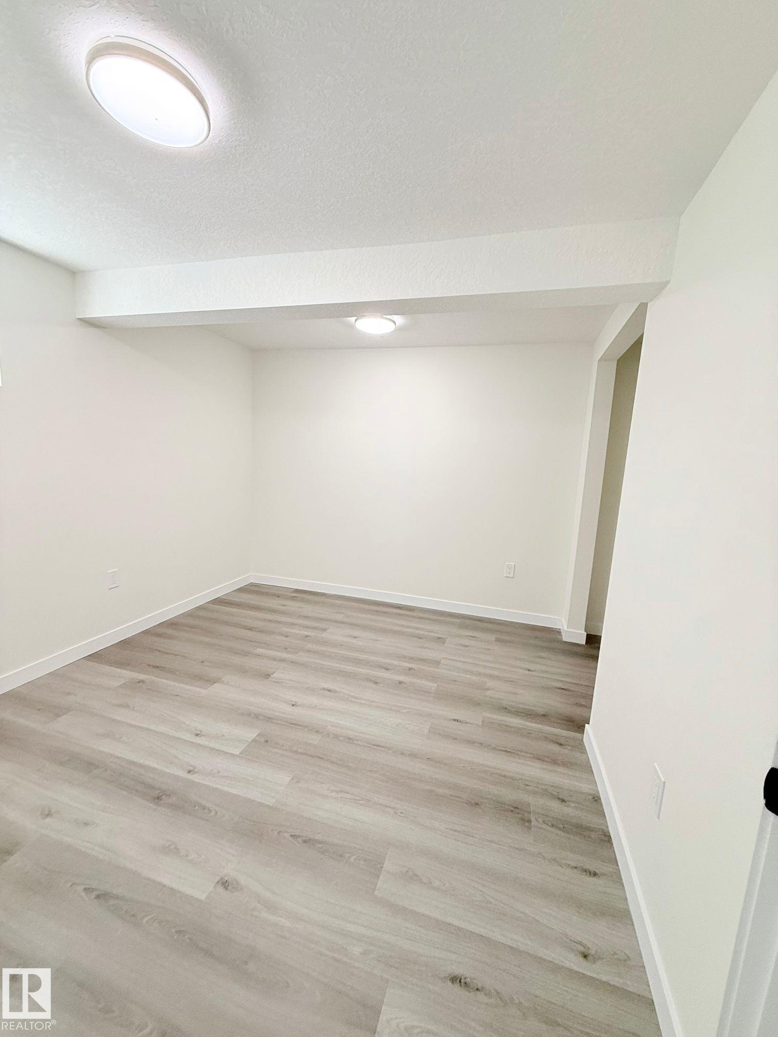 Photo 6 at 11628 151 Avenue NW, Caernarvon, Edmonton